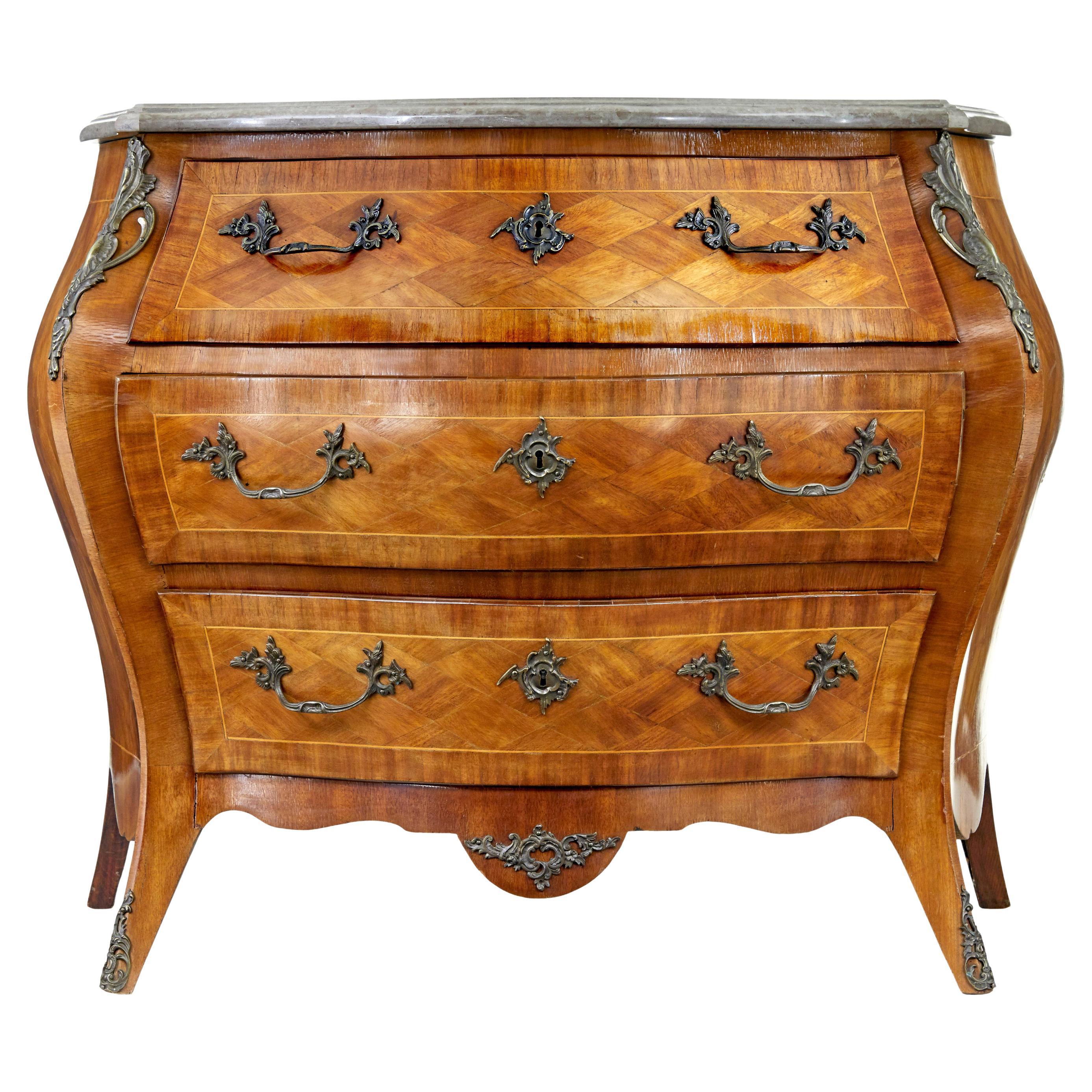 Commode francese di metà secolo con piano in marmo in noce