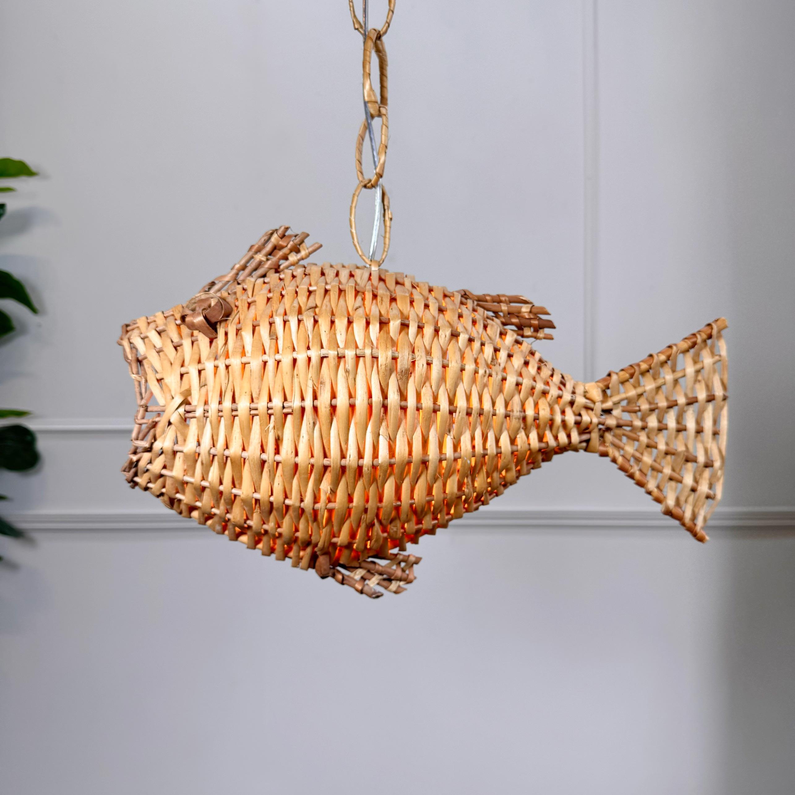 Plafoniera a forma di pesce in vimini francese del metà del secolo scorso in vendita 4