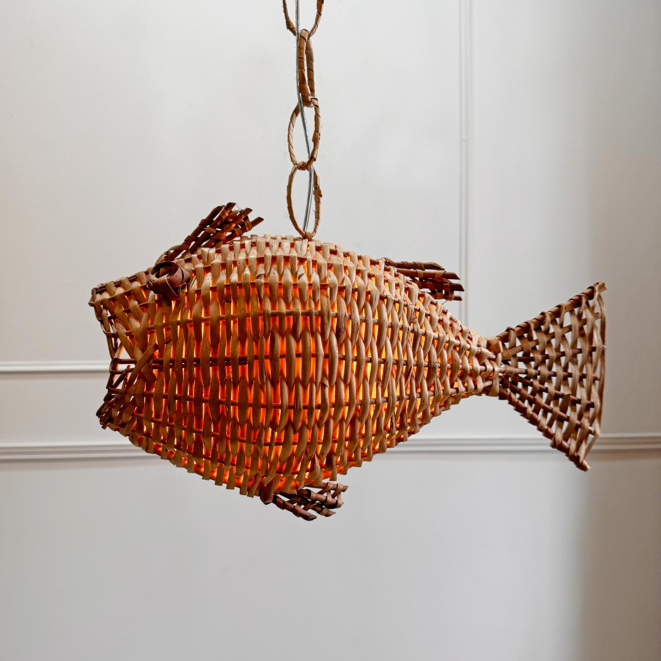 Plafoniera a forma di pesce in vimini francese del metà del secolo scorso In condizioni buone in vendita a Hastings, GB