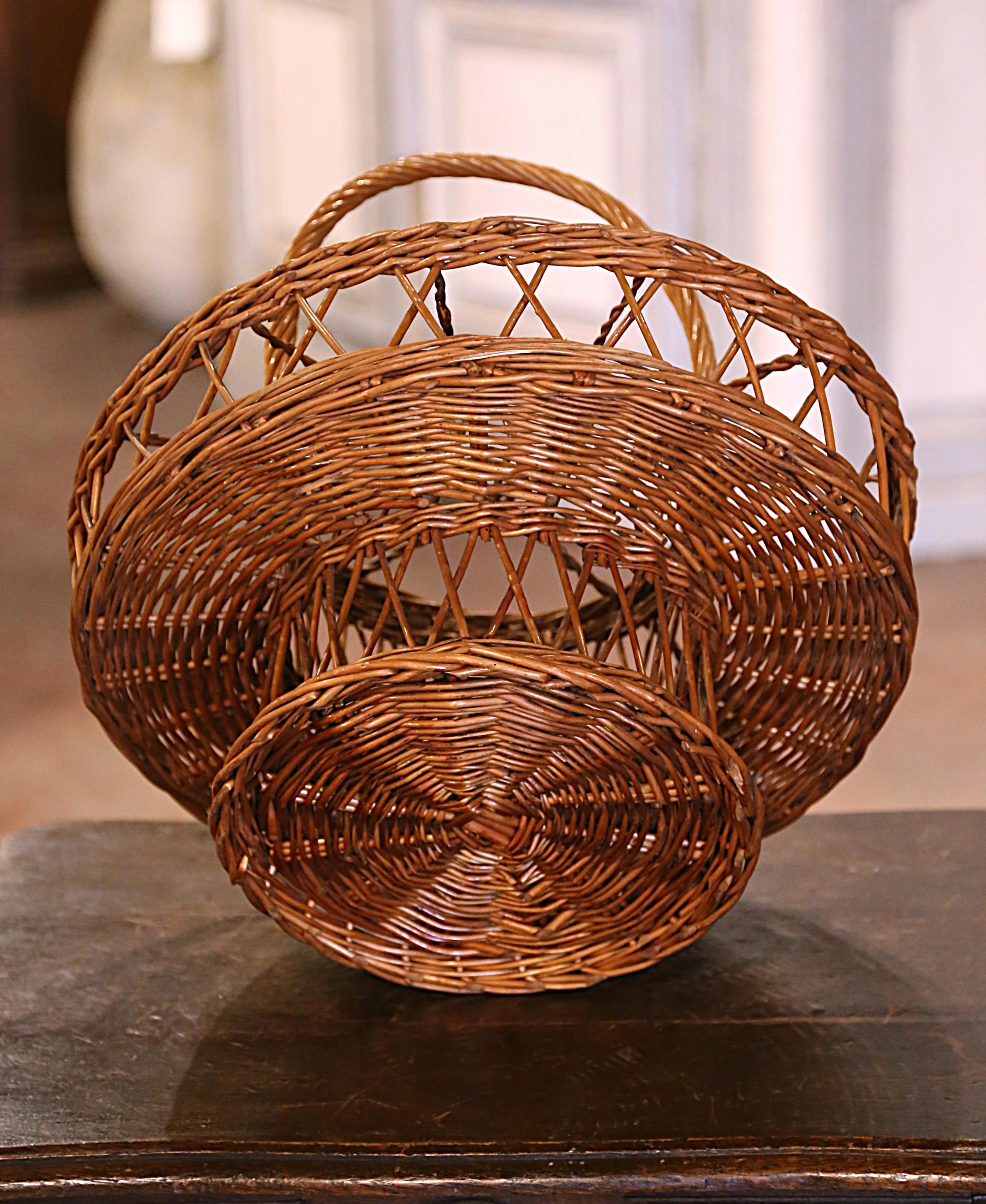 Mid-Century French Wicker Potable Bar or Wine Basket with Twelve Glasses 2