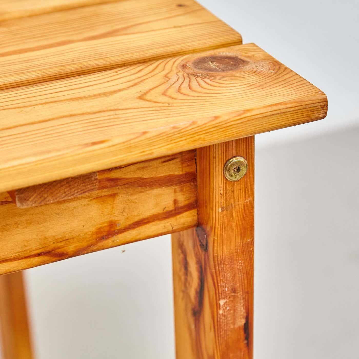 Table de salle à manger en bois français du milieu du siècle (ensemble assorti disponible), circa 1960 en vente 4