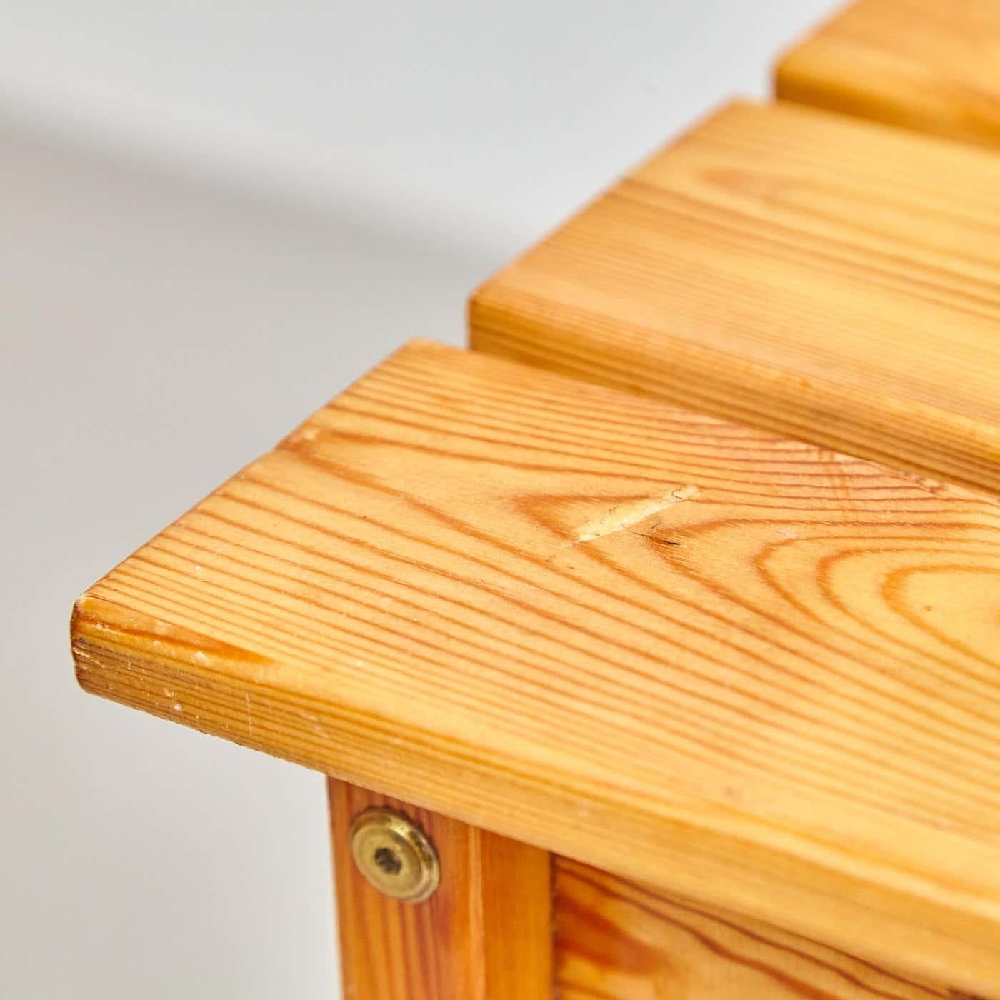 Table de salle à manger en bois français du milieu du siècle (ensemble assorti disponible), circa 1960 en vente 1