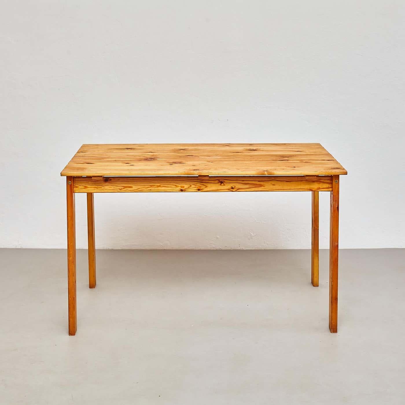 Table de salle à manger en bois français du milieu du siècle (ensemble assorti disponible), circa 1960 en vente 2