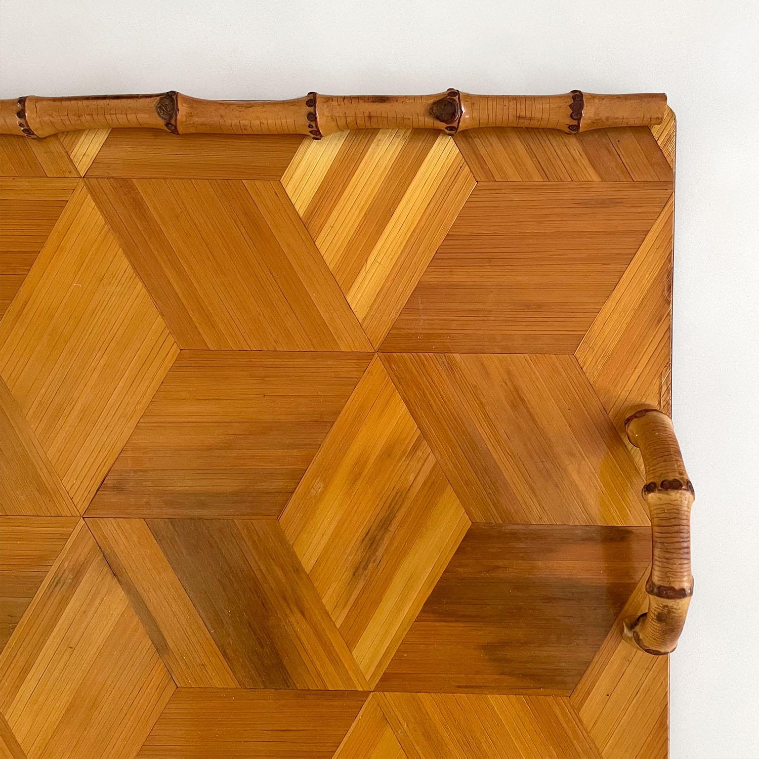 Mid Century Französisch Holz Intarsien Tablett mit Bambus Griffe im Angebot 4