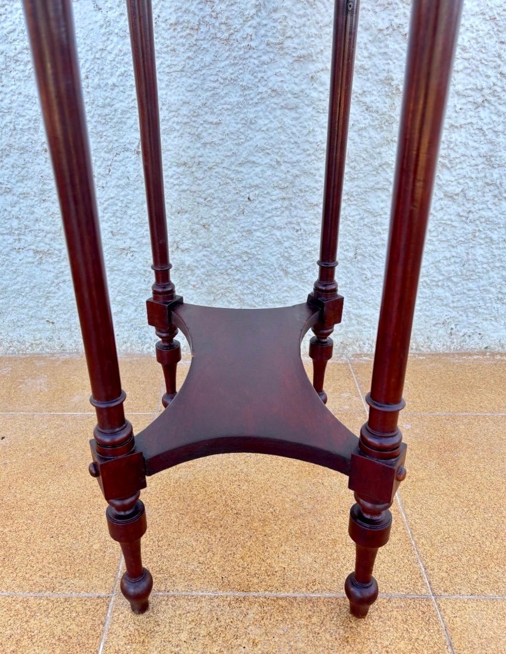 Mid Century French Wood Oval Side Table, 1950s Bon état - En vente à BÉTERA, ES
