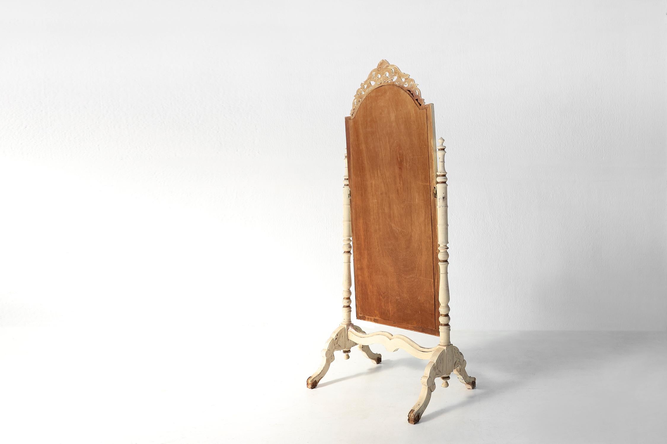 Specchio da toilette in legno francese di metà secolo in stile barocco in vendita 4