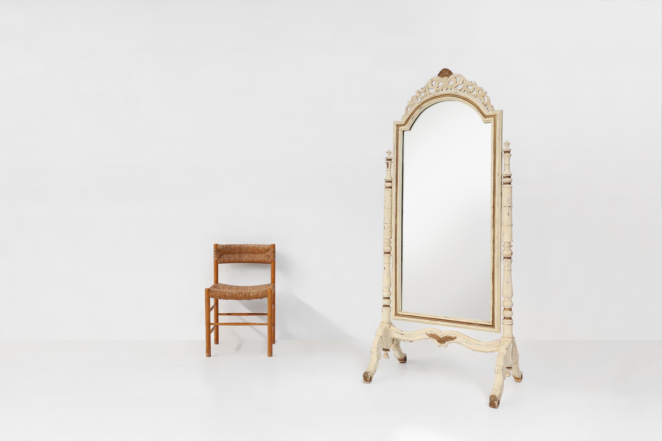 Neobarocco Specchio da toilette in legno francese di metà secolo in stile barocco in vendita