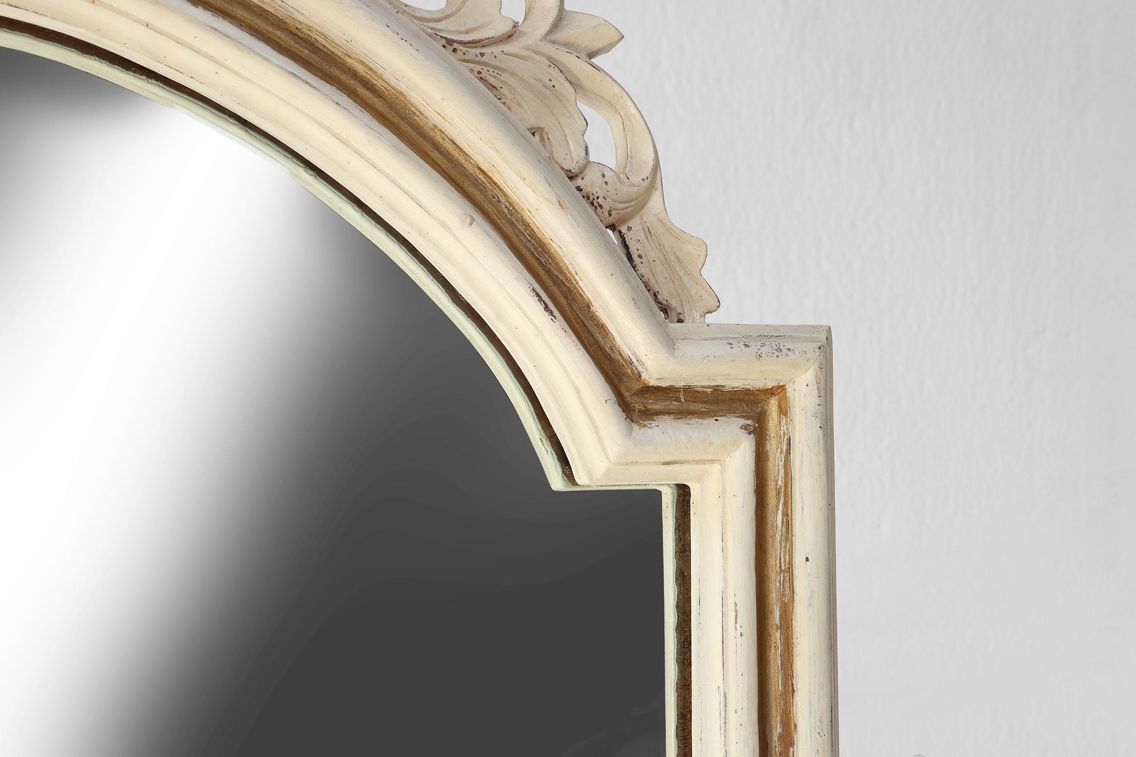XX secolo Specchio da toilette in legno francese di metà secolo in stile barocco in vendita