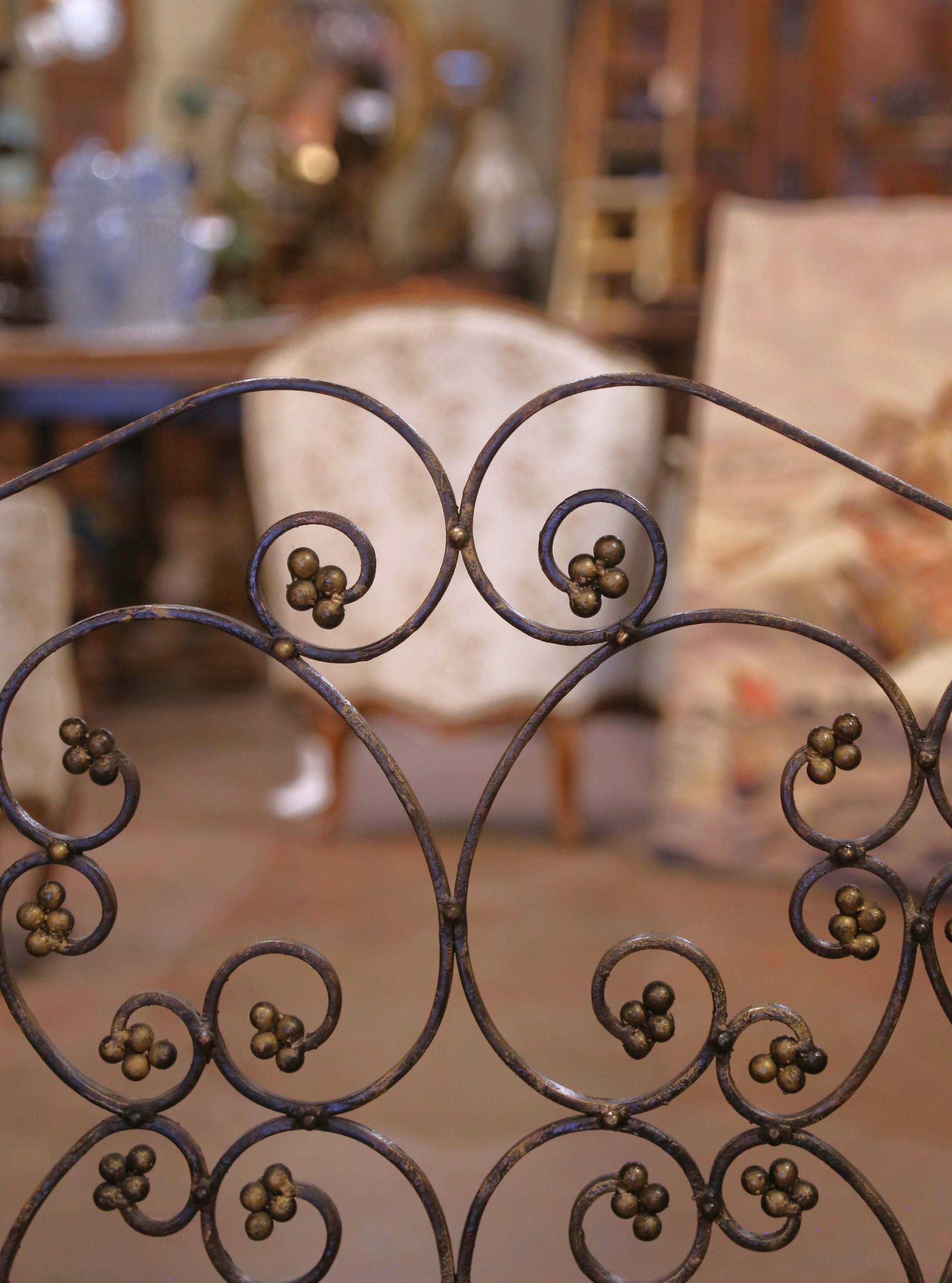 Louis XV Mid-Century French Wrought Iron Decorative Fire Screen with Gilded Rosettes For Sale