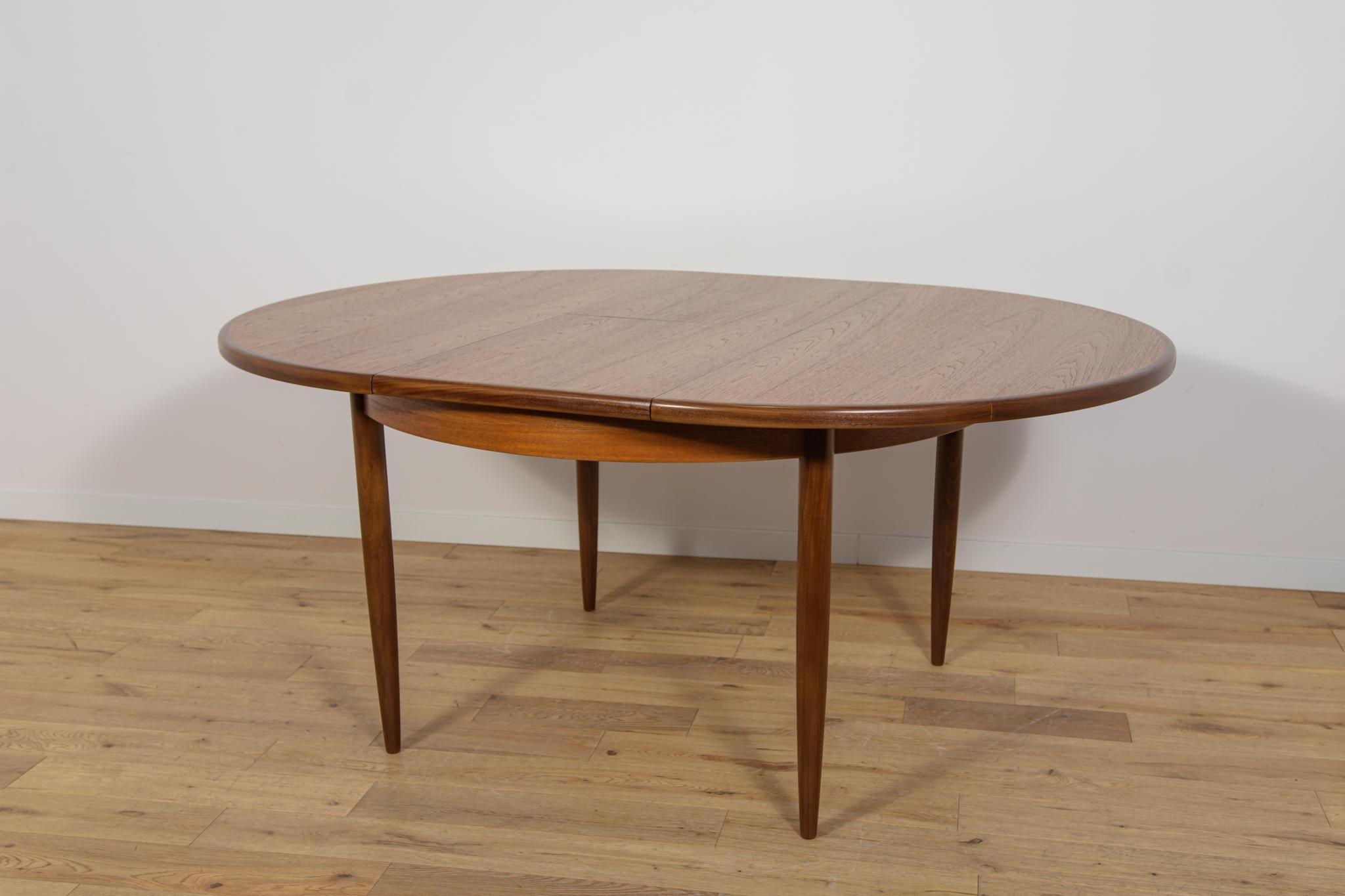 Mesa de comedor Fresco de mediados de siglo en teca de G-Plan, Reino Unido, años 60 en venta 2