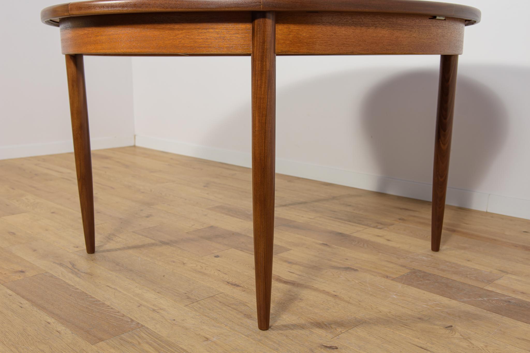 Mesa de comedor Fresco de mediados de siglo en teca de G-Plan, Reino Unido, años 60 en venta 8