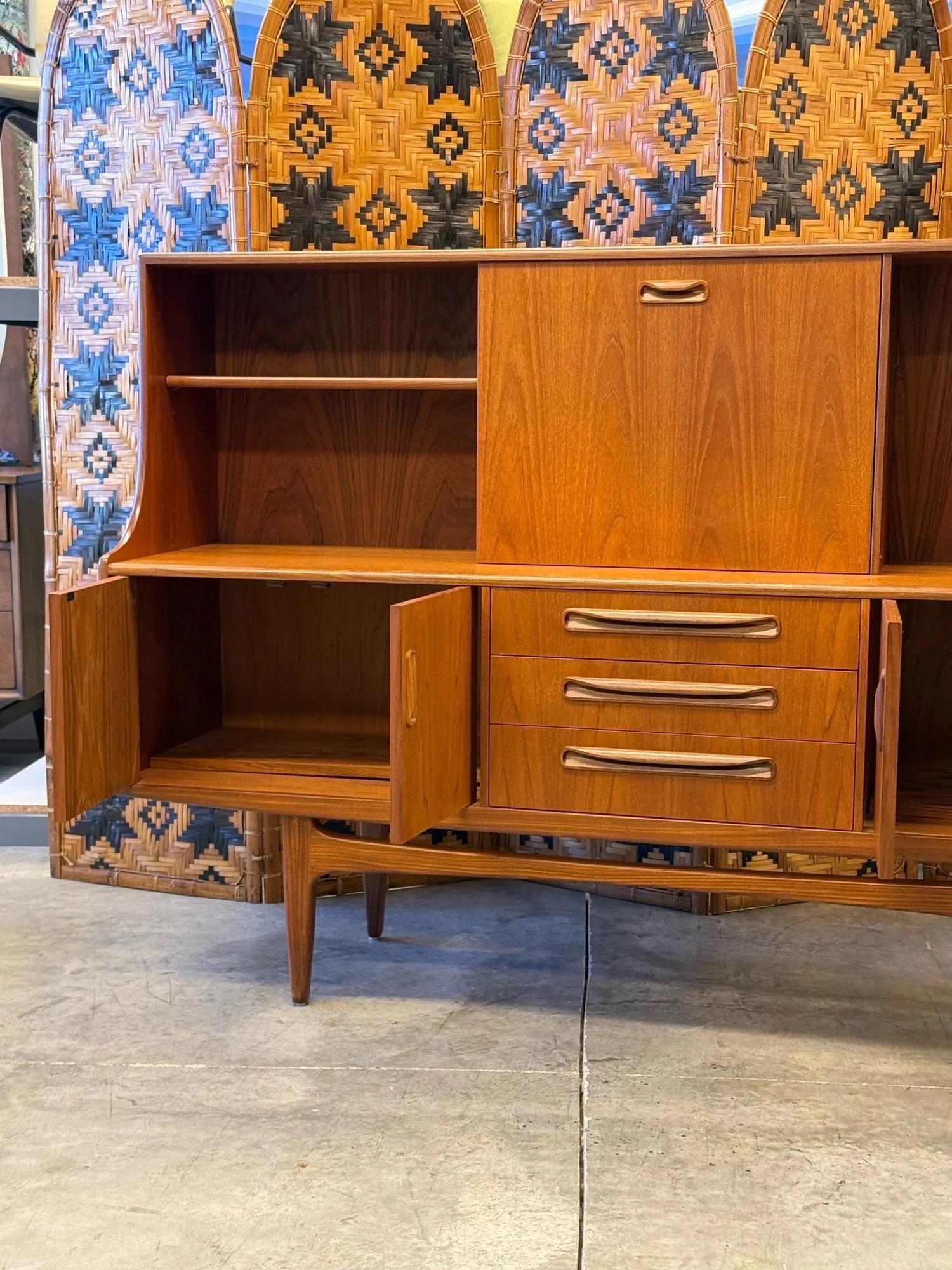 Tablero alto de mediados de siglo 