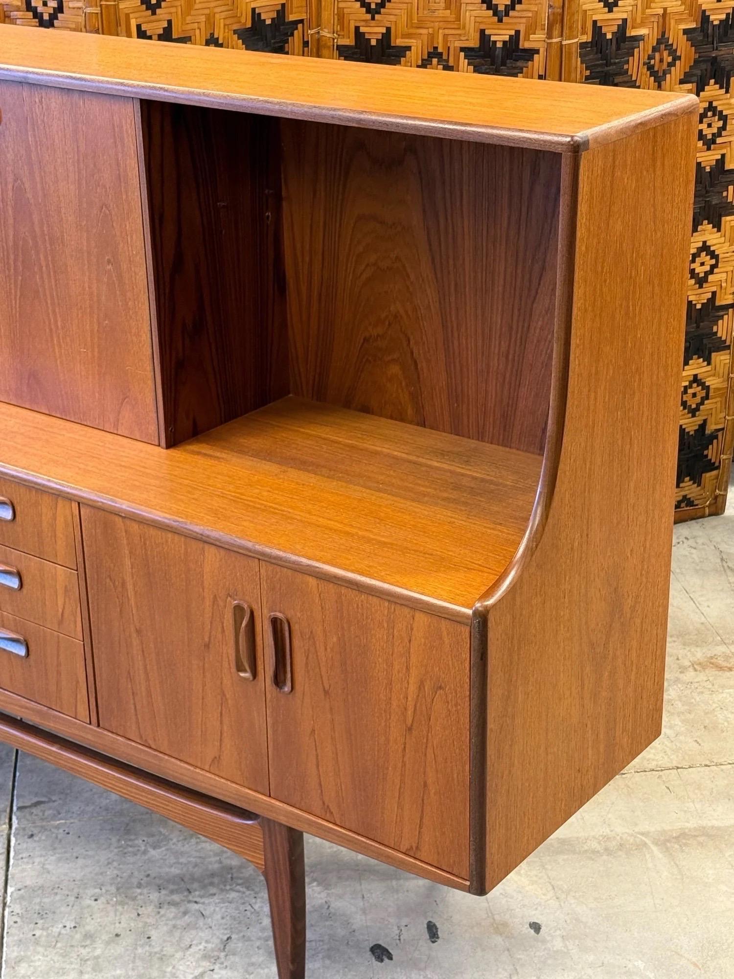 Tablero alto de mediados de siglo 