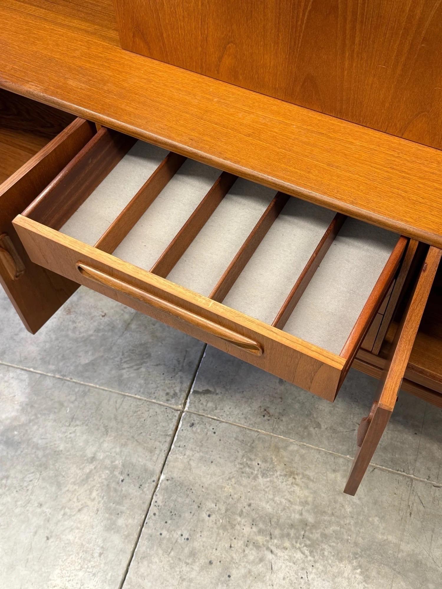 Tablero alto de mediados de siglo 