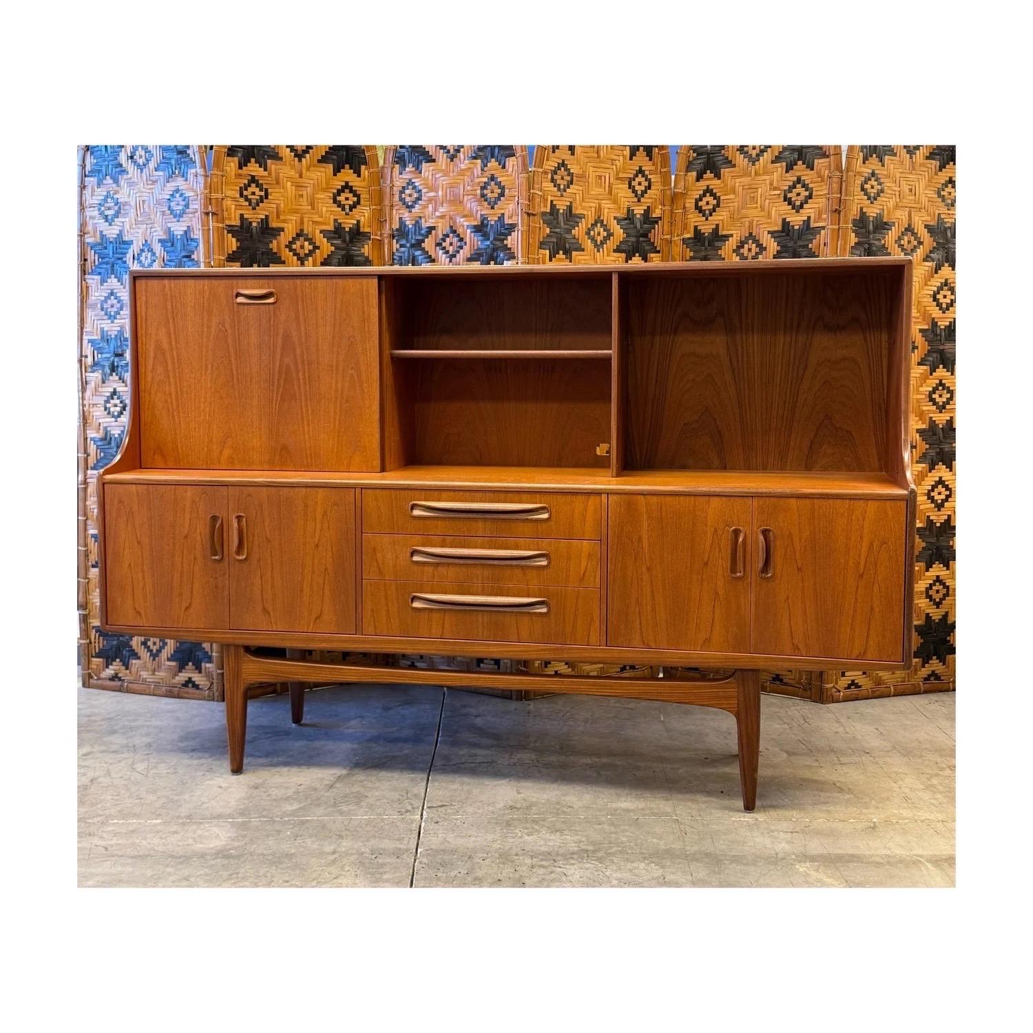 Tablero alto de mediados de siglo 