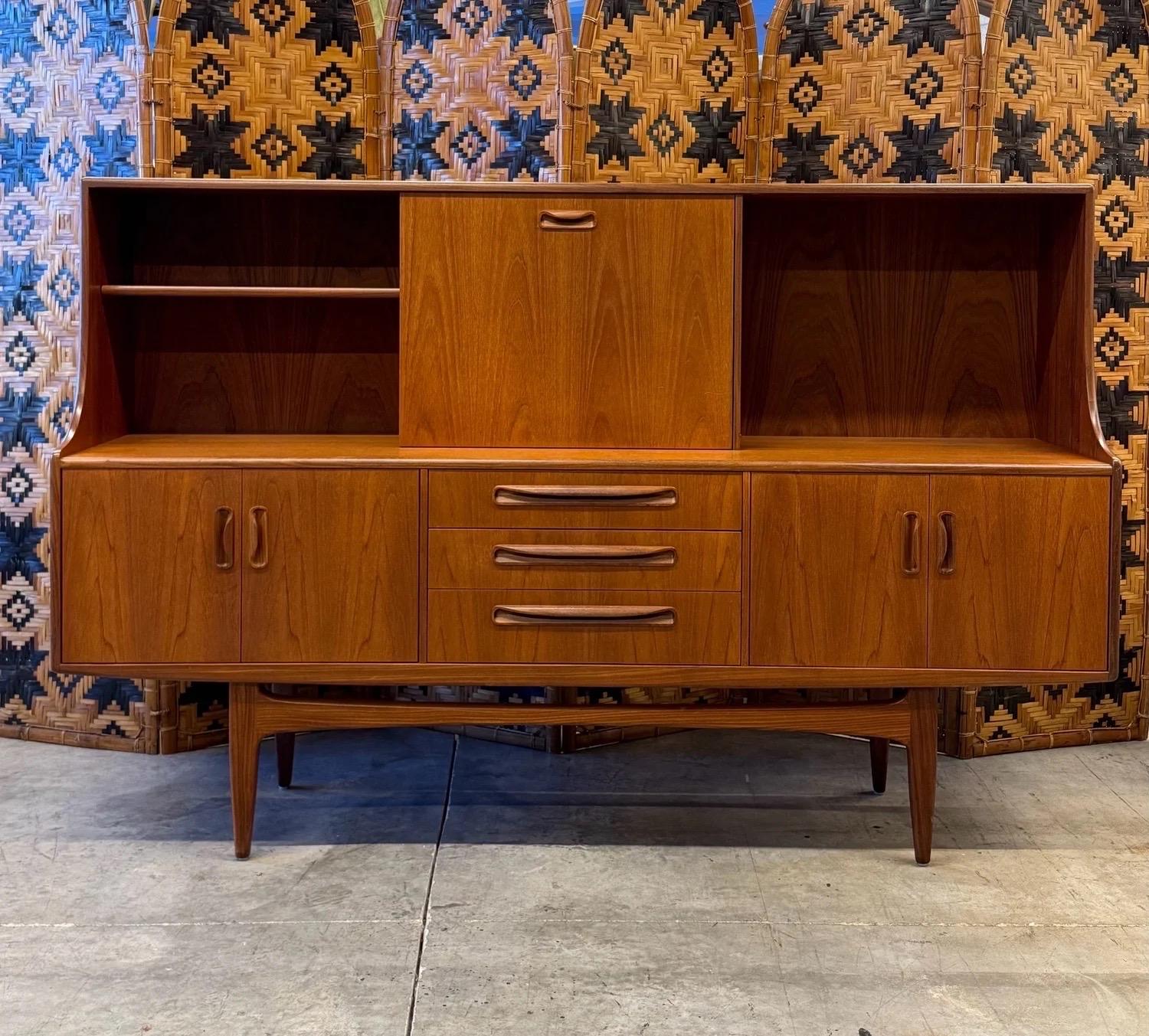 Tablero alto de mediados de siglo 