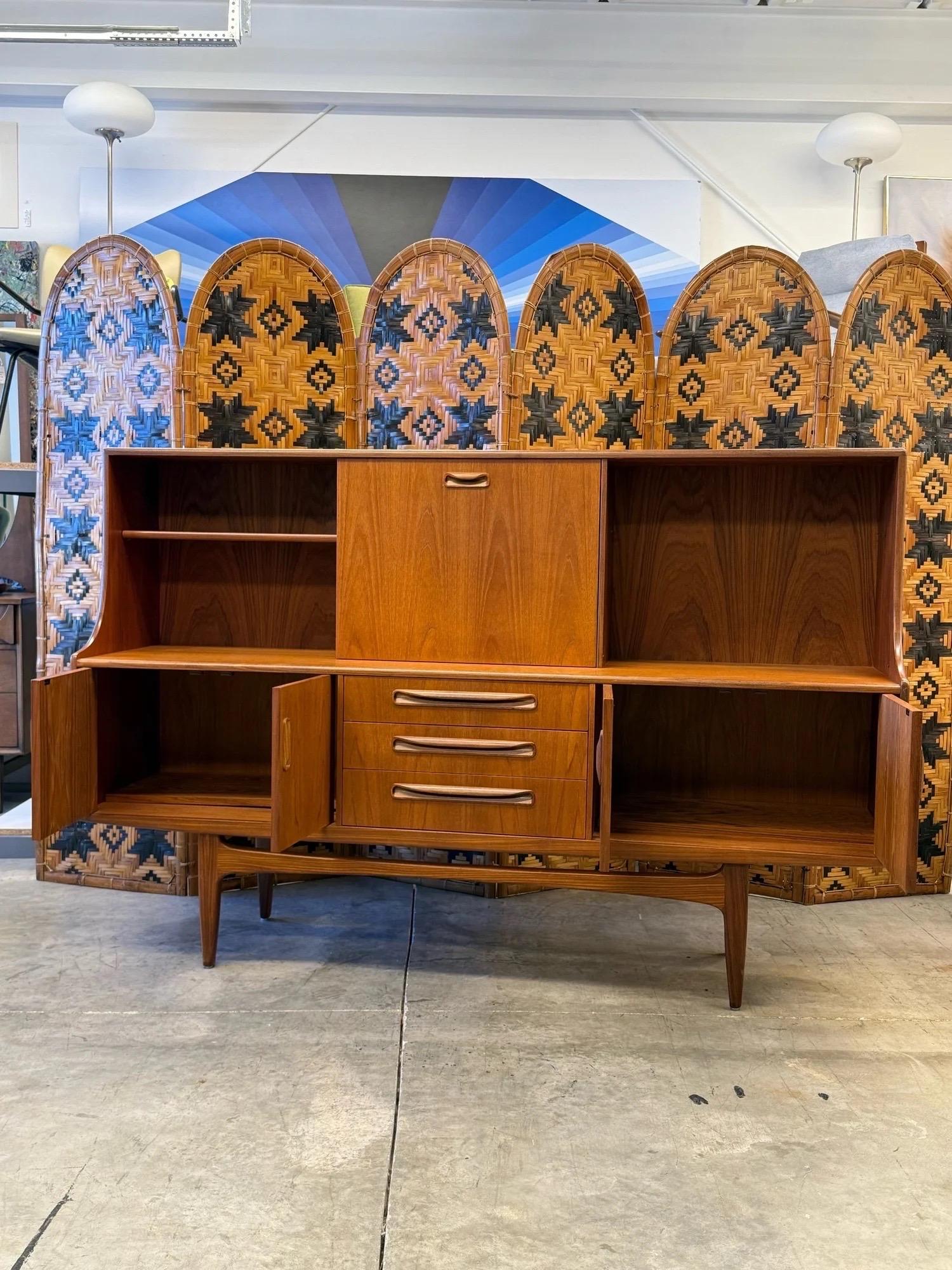 Tablero alto de mediados de siglo 