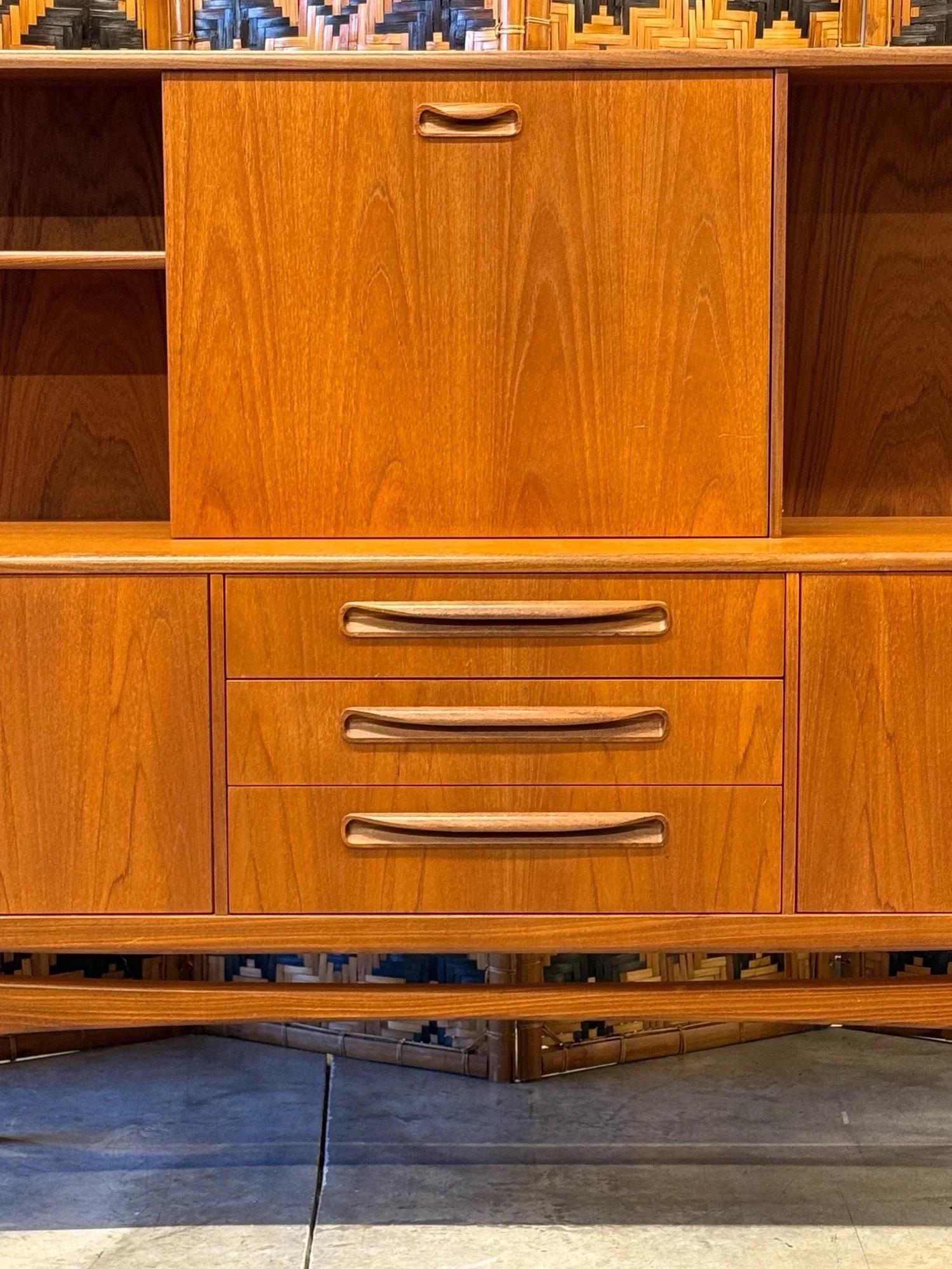 Tablero alto de mediados de siglo 