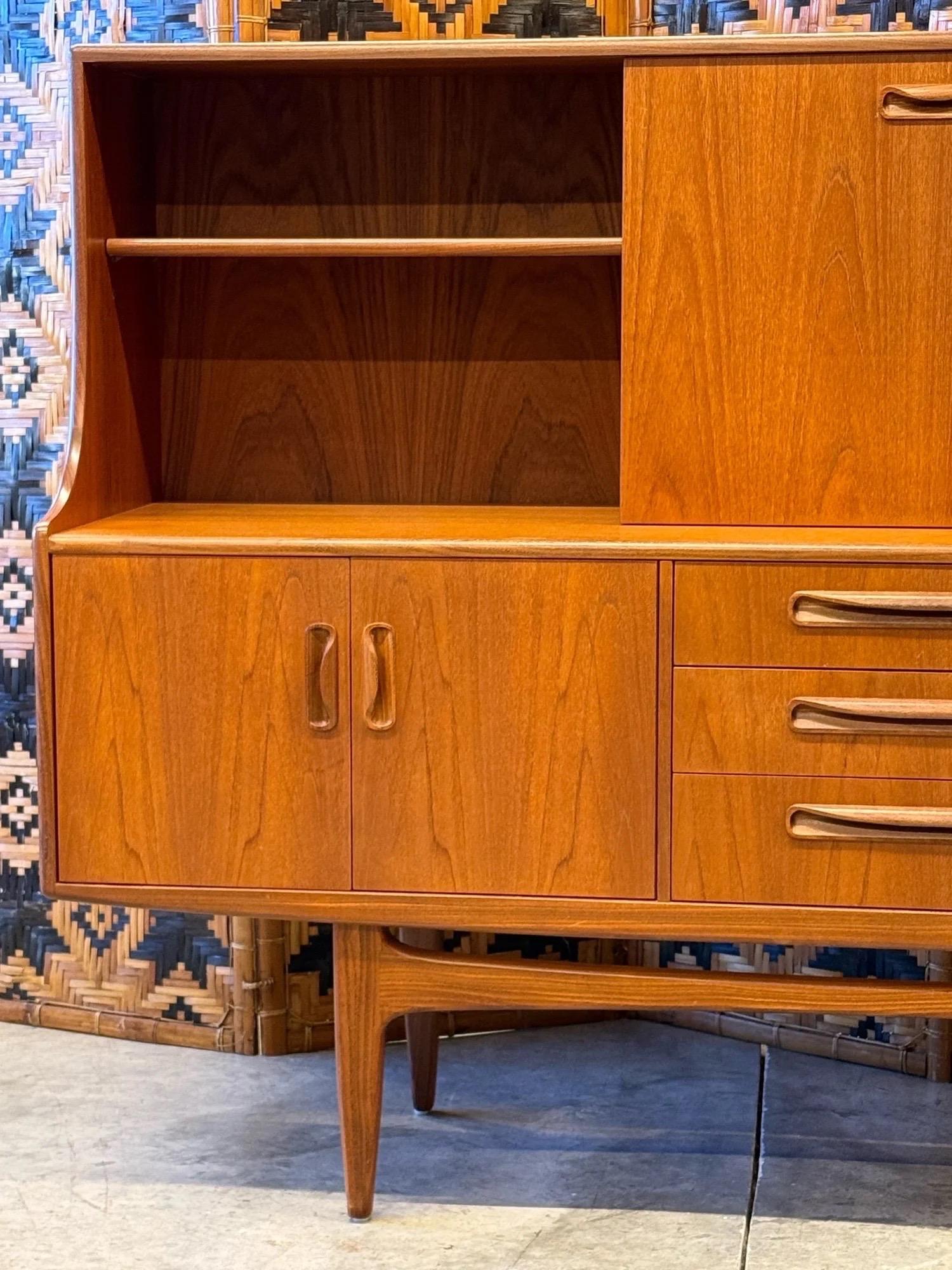 Tablero alto de mediados de siglo 