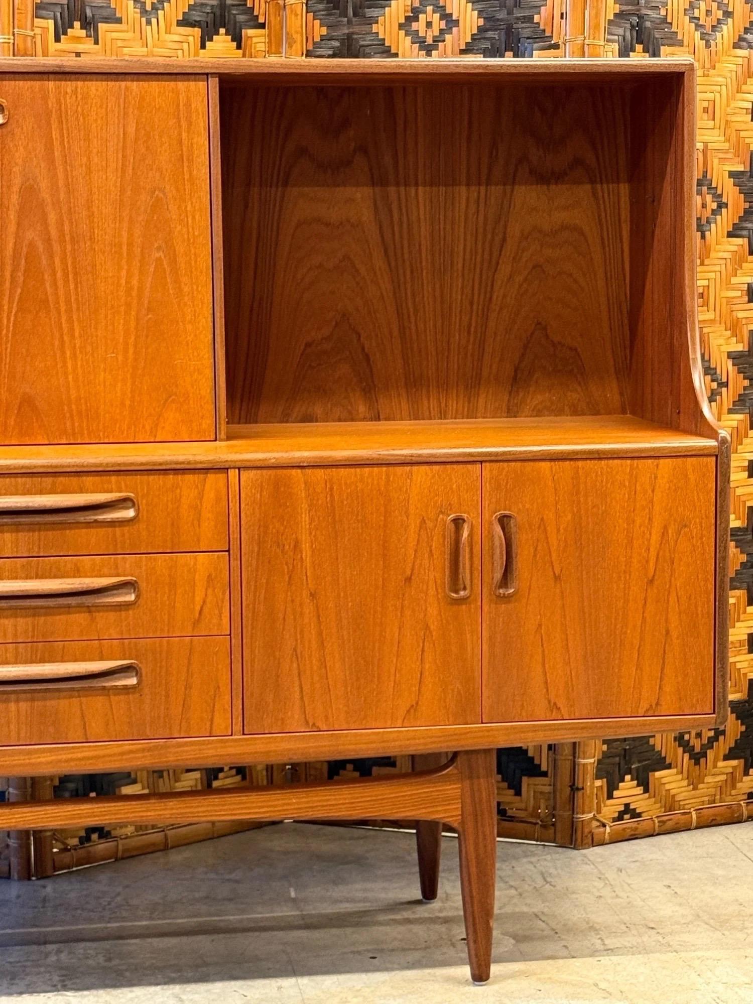 Tablero alto de mediados de siglo 