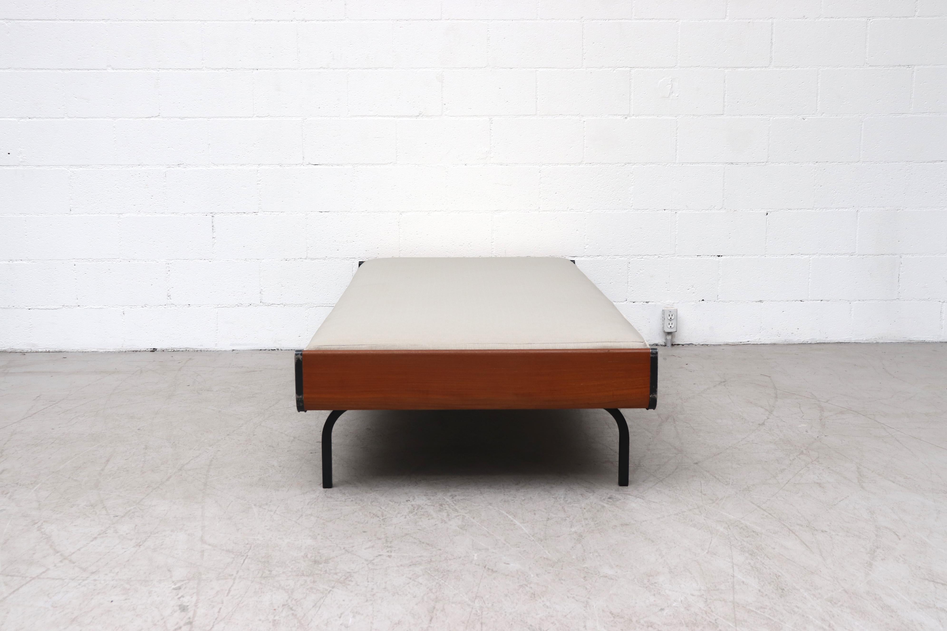 Dutch Mid-century Friso Kramer Inspired Daybed with Teak Ends for Auping