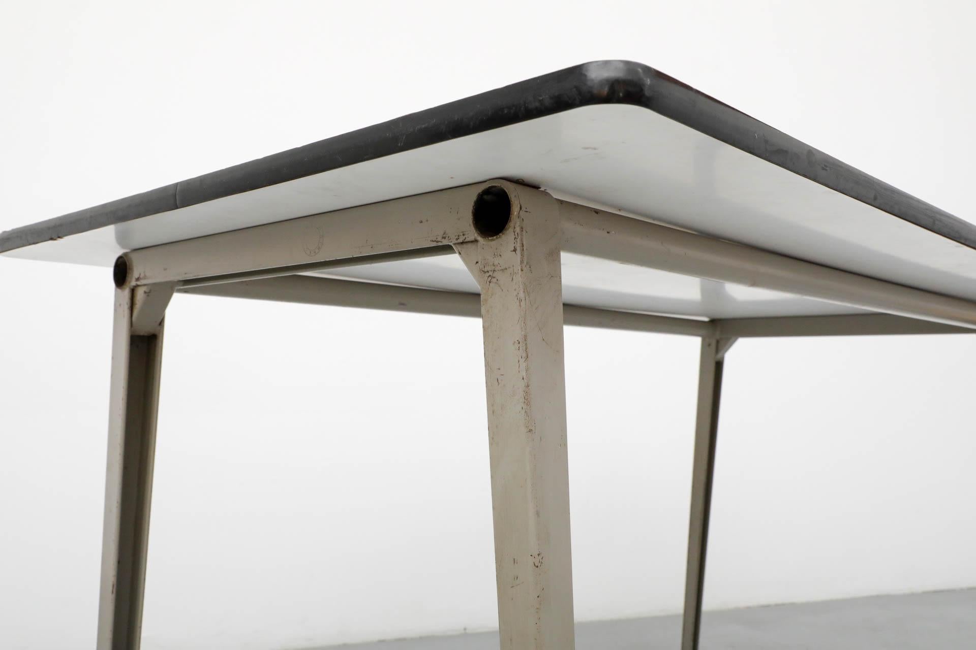 Table de salle à manger ou de travail de Friso Kramer 