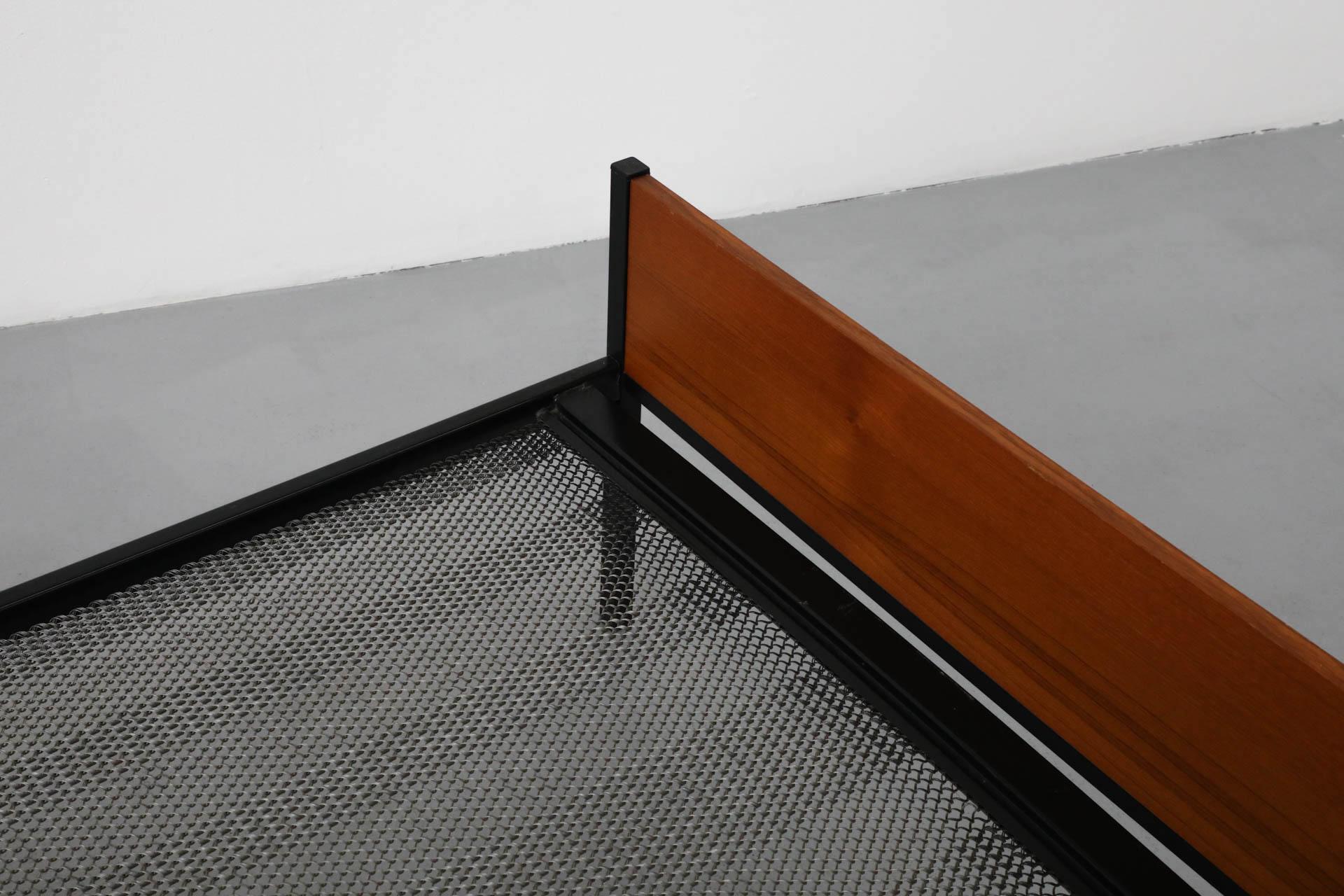 Mid-Century Friso Kramer Style Teak und grau emailliert Daybed im Angebot 11