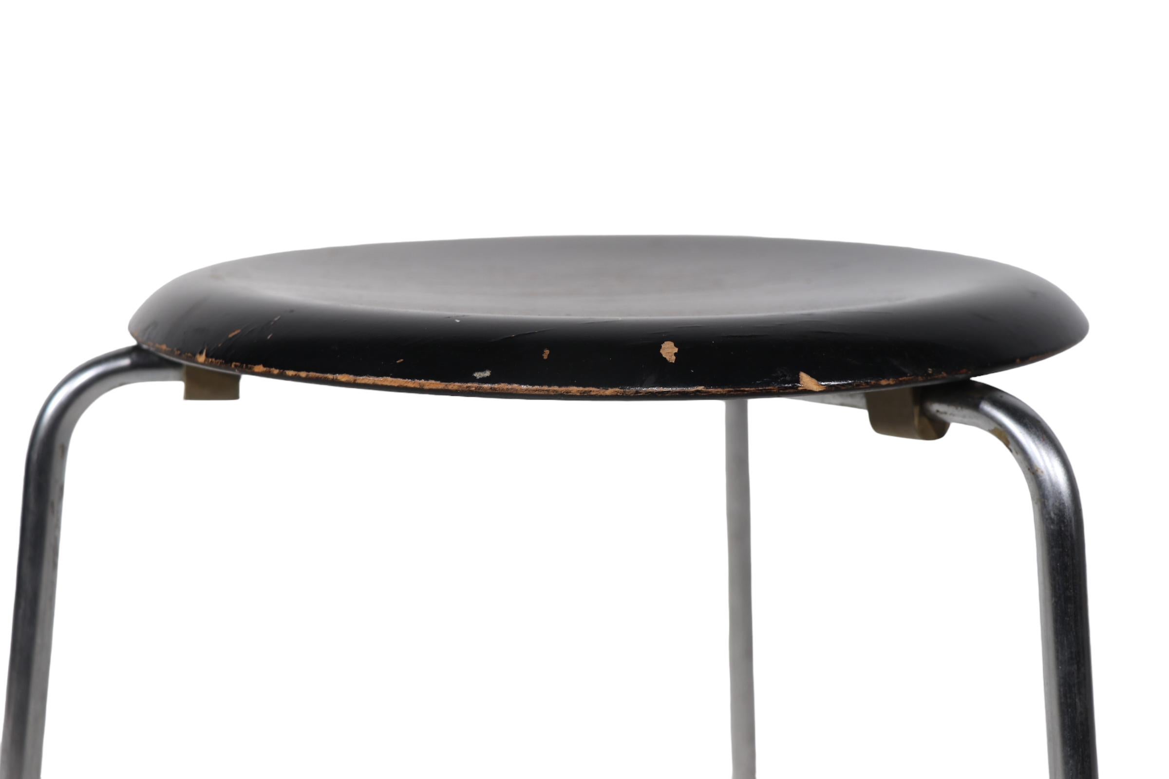  Mid Century Fritz Hansen Arne Jacobsen Three Leg Dot Table  For Sale 4