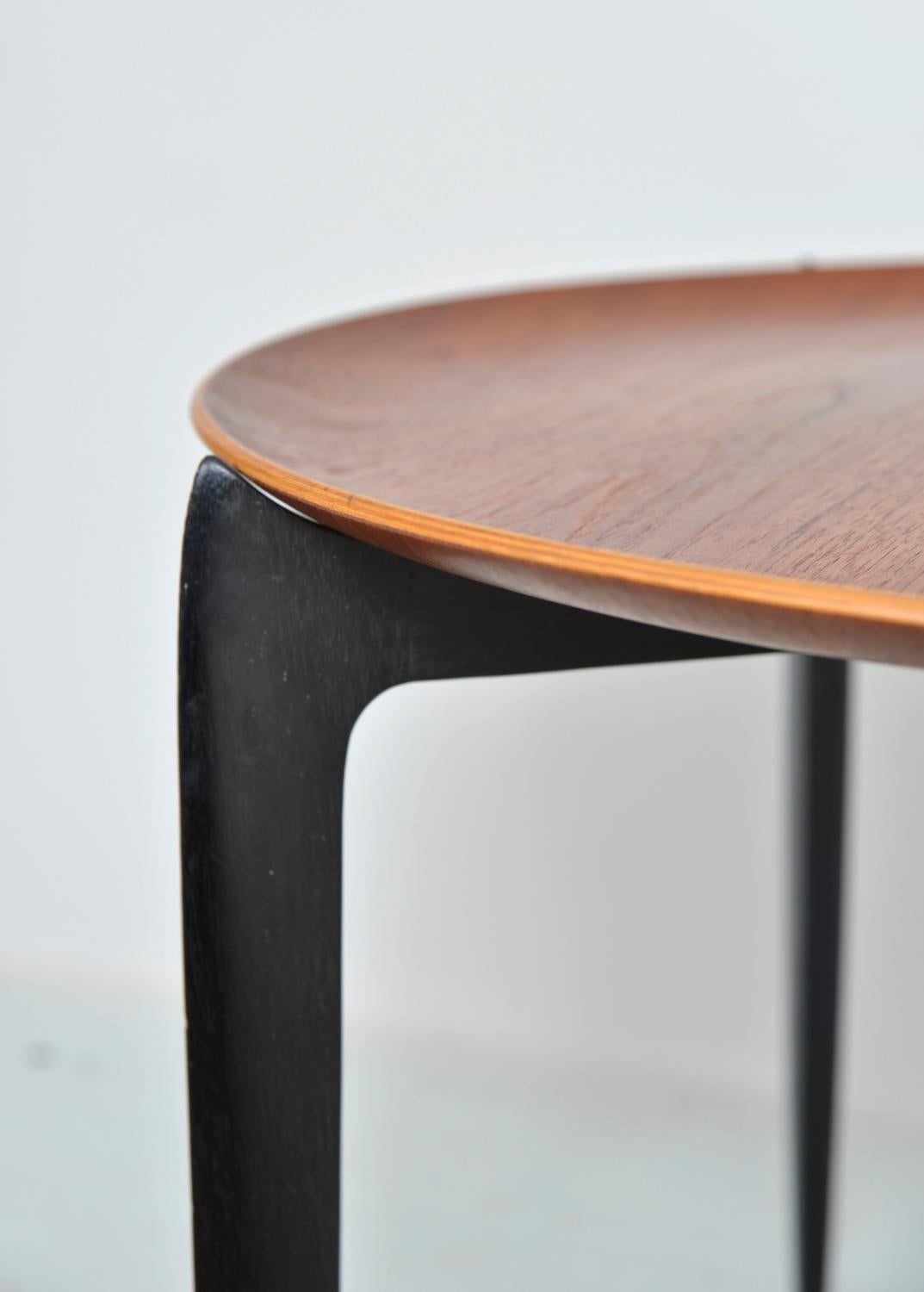 Mid-Century Fritz Hansen Teak Tray Table by Engholm & Willumsen Denmark 1960s In Good Condition In Sherborne, Dorset