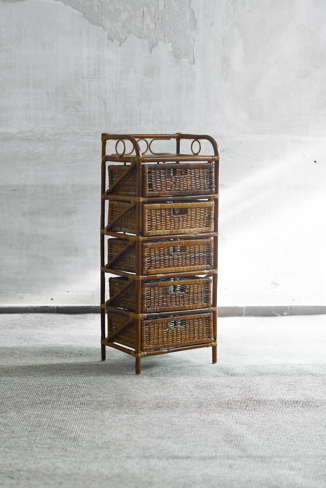 Mid-Century Fruit Stand Étagère with Handwoven Rattan Baskets
Product Details
Tall cabinet with 5 fruit baskets and bamboo structure
Dimensions: 45 W x 111 H x 35 D cm