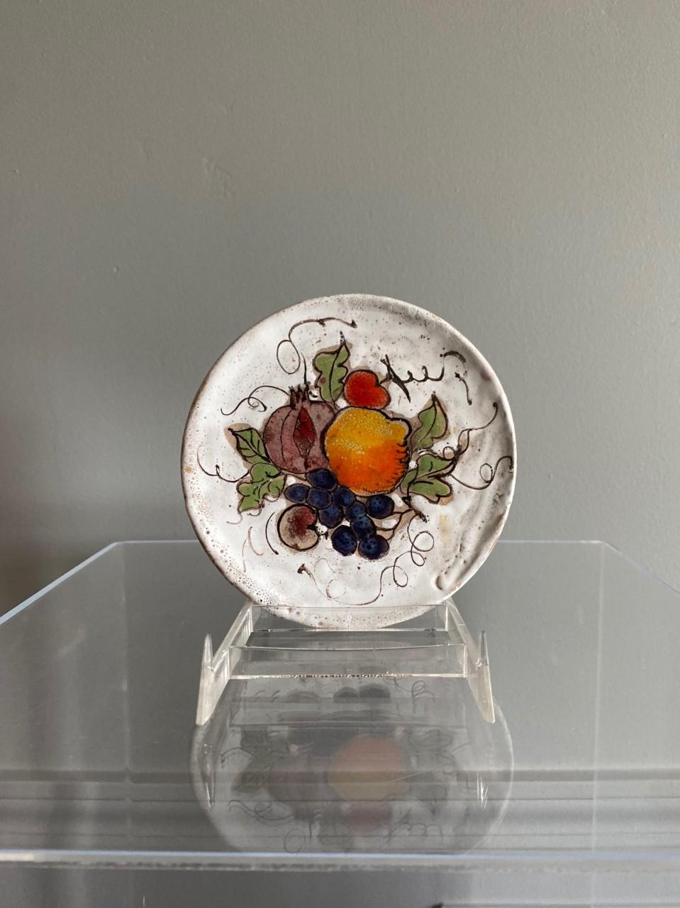 Mid Century “Fruit Still Life” Small Plate by Elio Schiavon For Sale 2