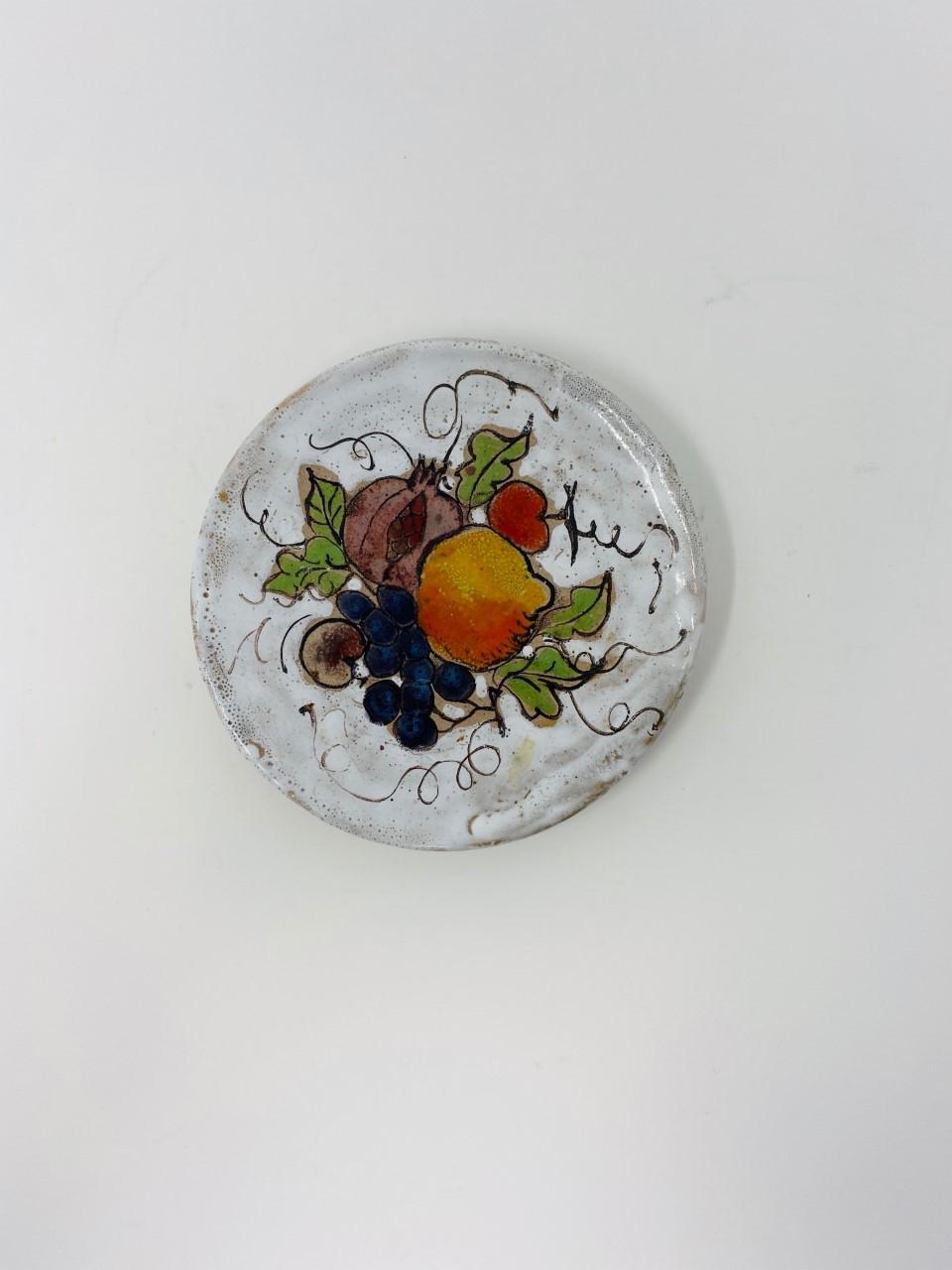 Mid Century “Fruit Still Life” Small Plate by Elio Schiavon In Good Condition For Sale In San Diego, CA
