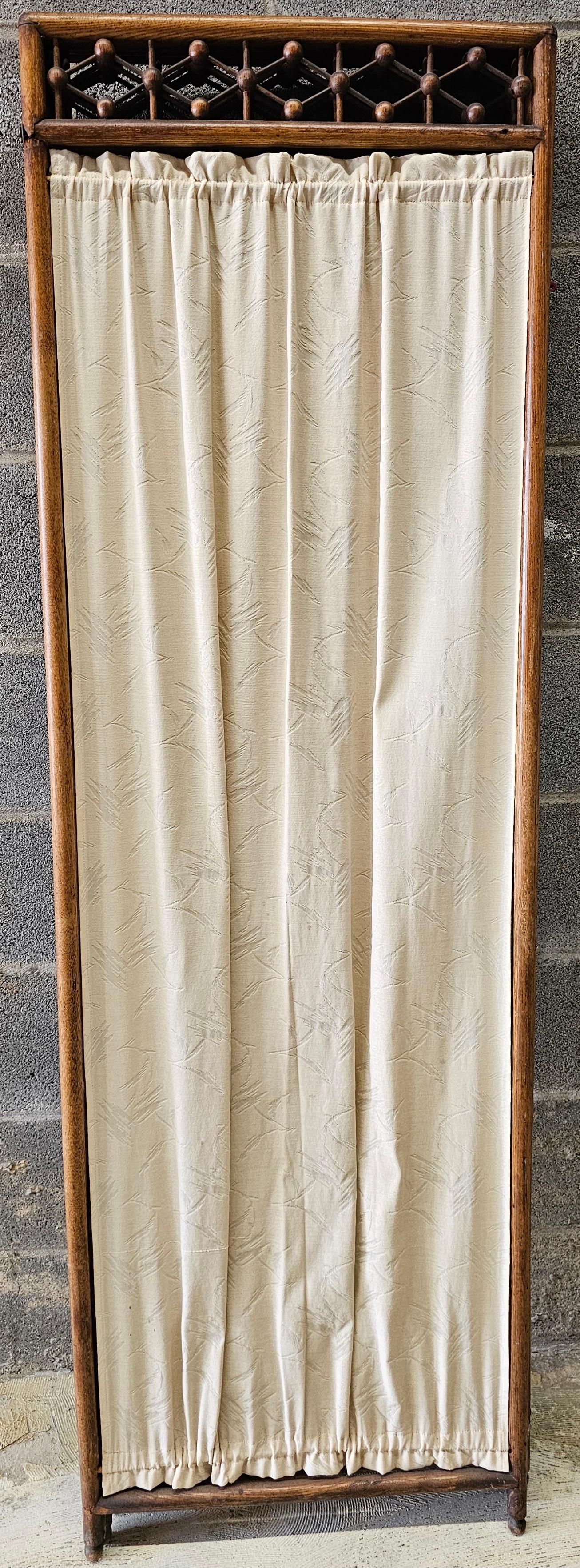 Mid-Century Fruitwood and Textile Four-Fold Galleried Floor Screen For Sale 4