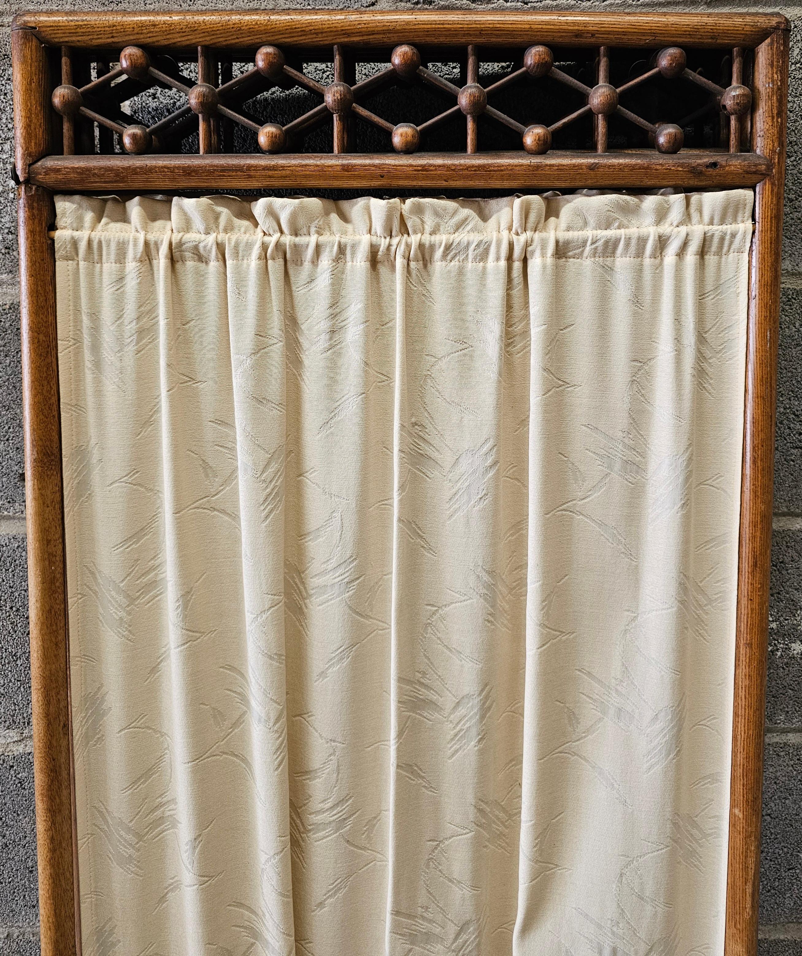Mid-Century Fruitwood and Textile Four-Fold Galleried Floor Screen For Sale 5