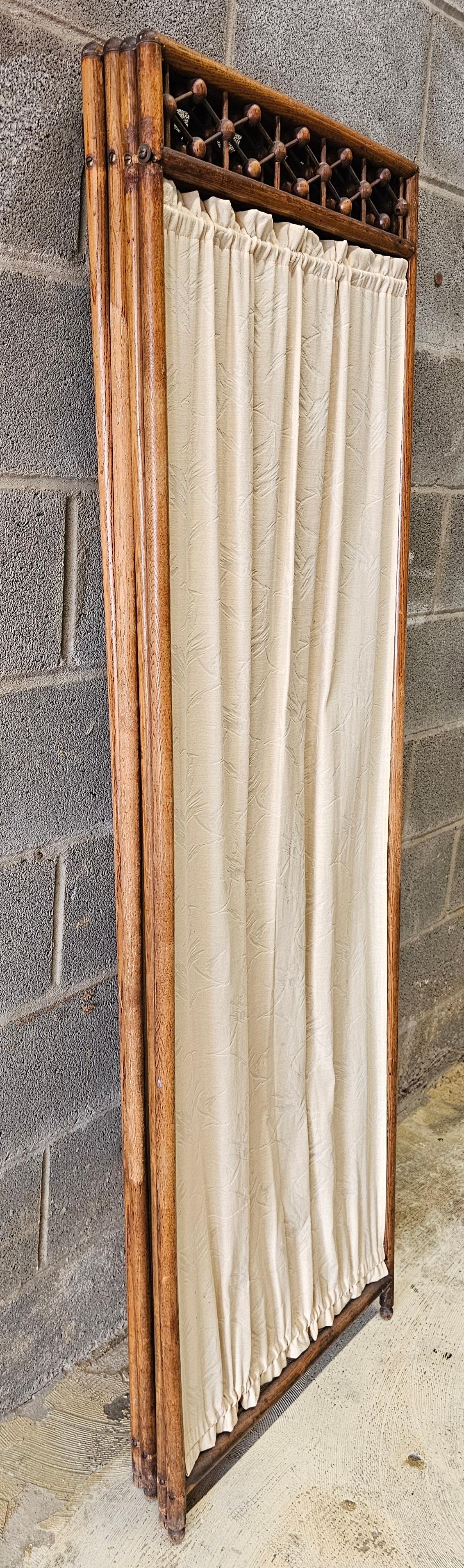 Mid-Century Fruitwood and Textile Four-Fold Galleried Floor Screen For Sale 7