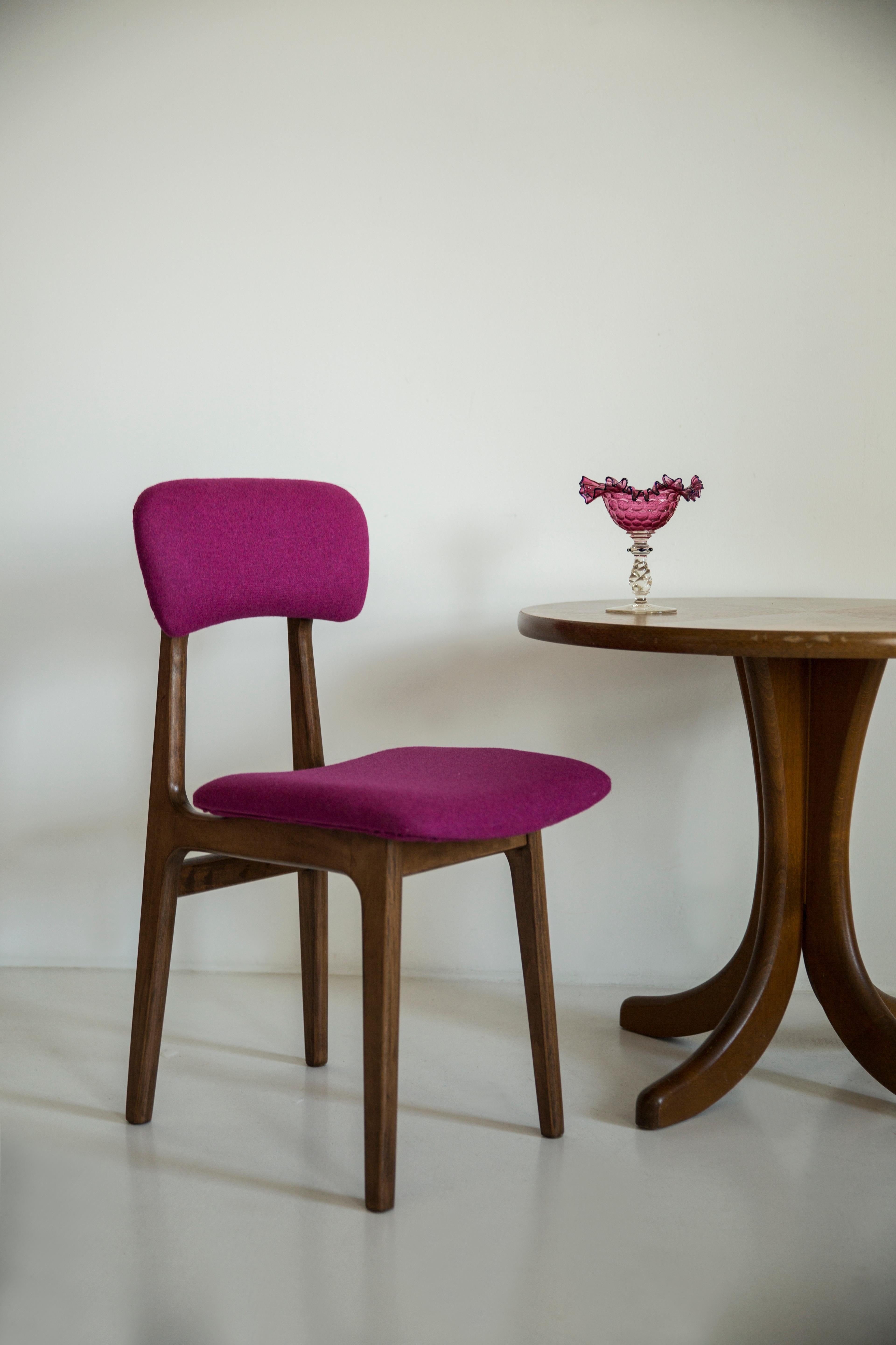 Mid Century Fuchsia Pink Wool Chair, Walnut Wood, Rajmund Halas, Europe, 1960s For Sale 6