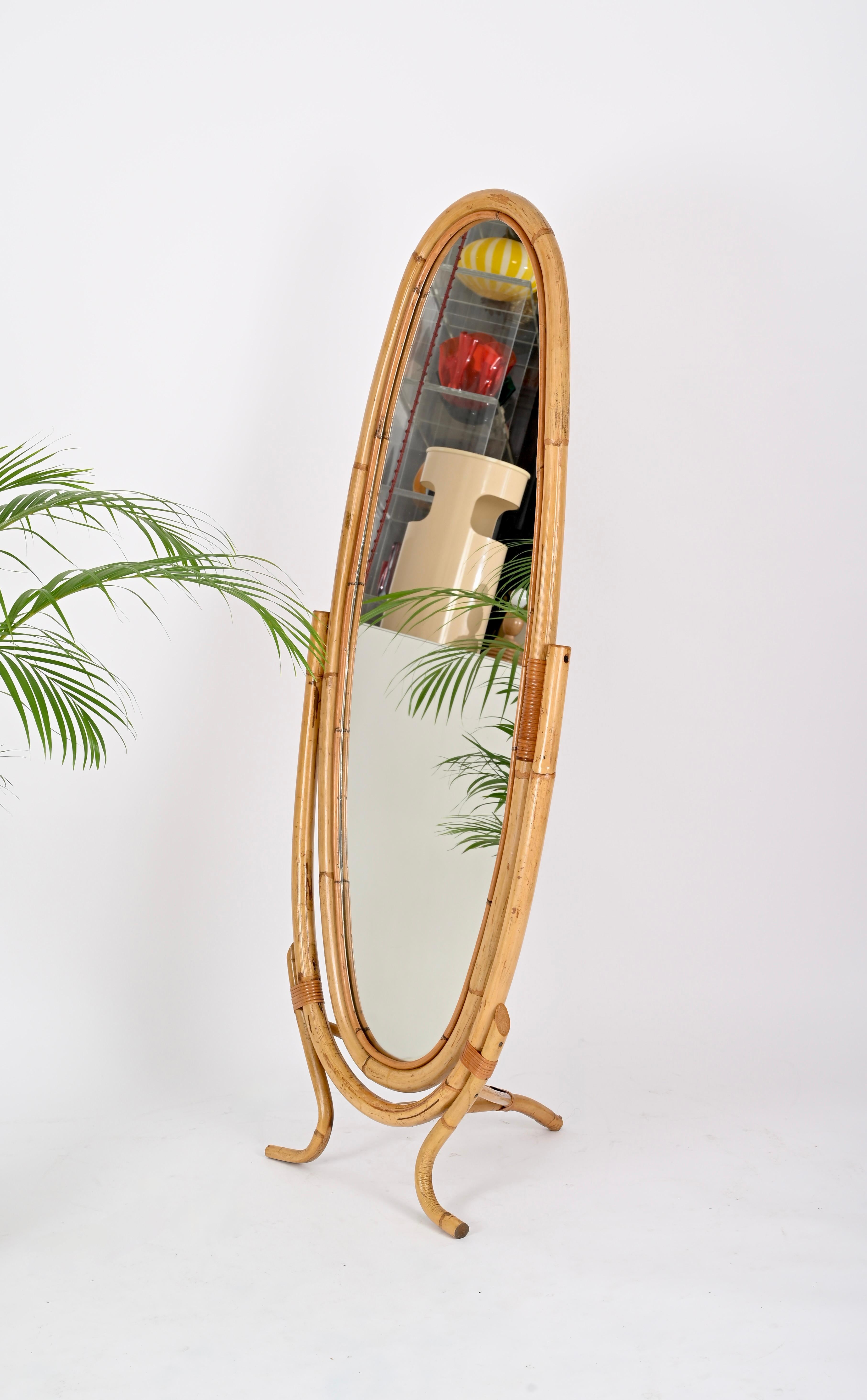 Mid-Century Full-Lenght Pivot Floor Mirror in Rattan, Bamboo, Wicker, Italy 1960 In Good Condition In Roma, IT