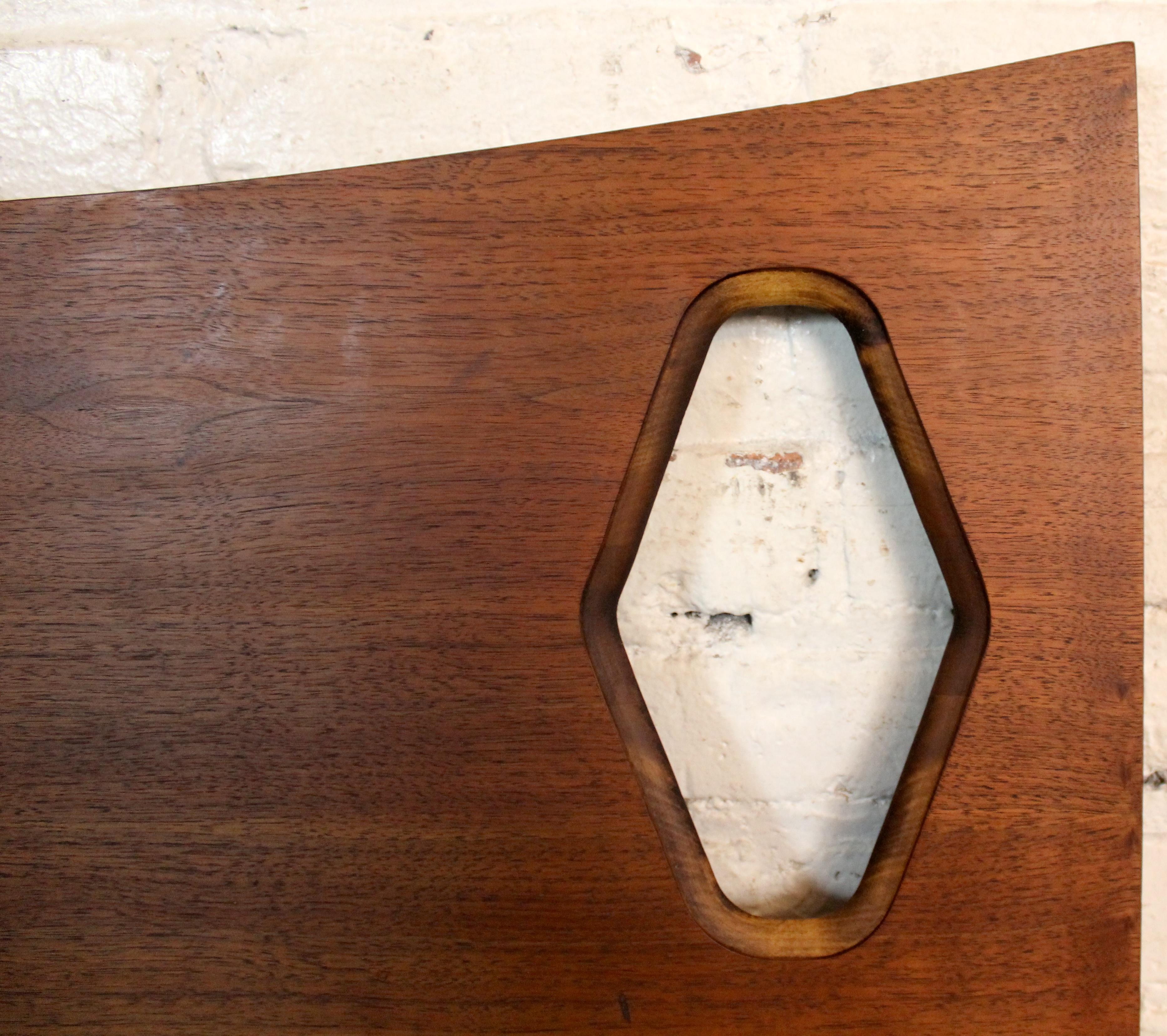 Testiera in legno di noce a grandezza naturale di Kent Coffey in vendita 1