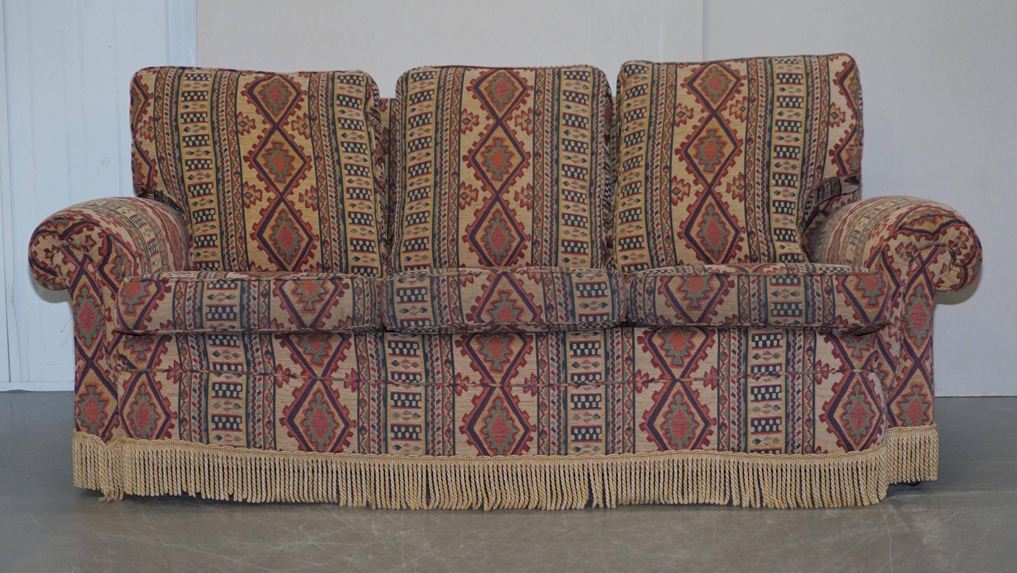 We are delighted to offer for sale this lovely fully sprung vintage midcentury Kilim upholstered sofa.

It is fully sprung, what that means is the arms, back, seat base even the front edge of the seat platform all have springs, it is exceptionally