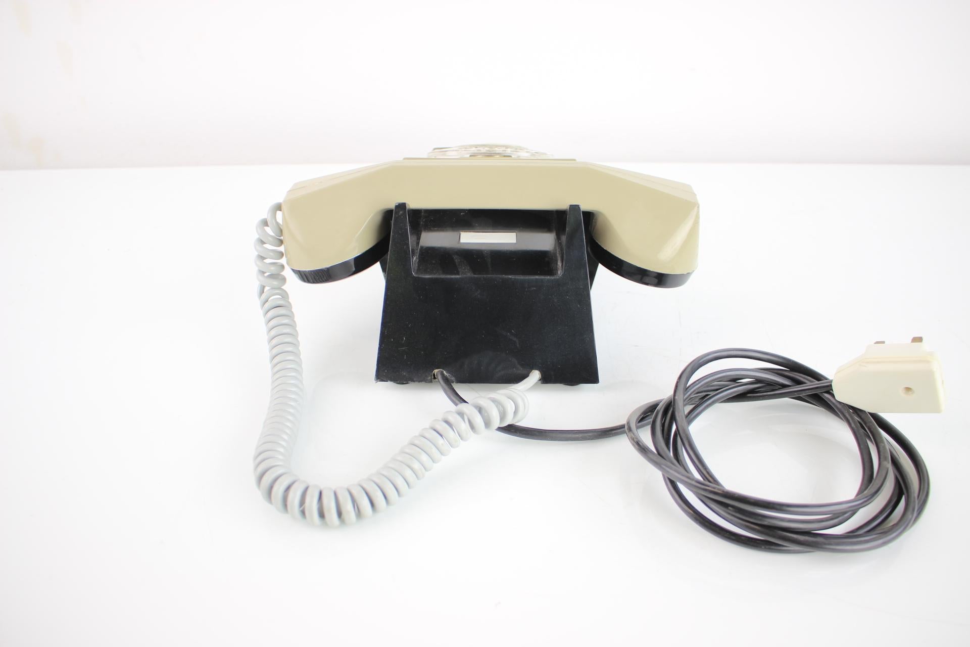 Late 20th Century Mid-Century Functional Tesla AS20 Phone 1979, Československo For Sale