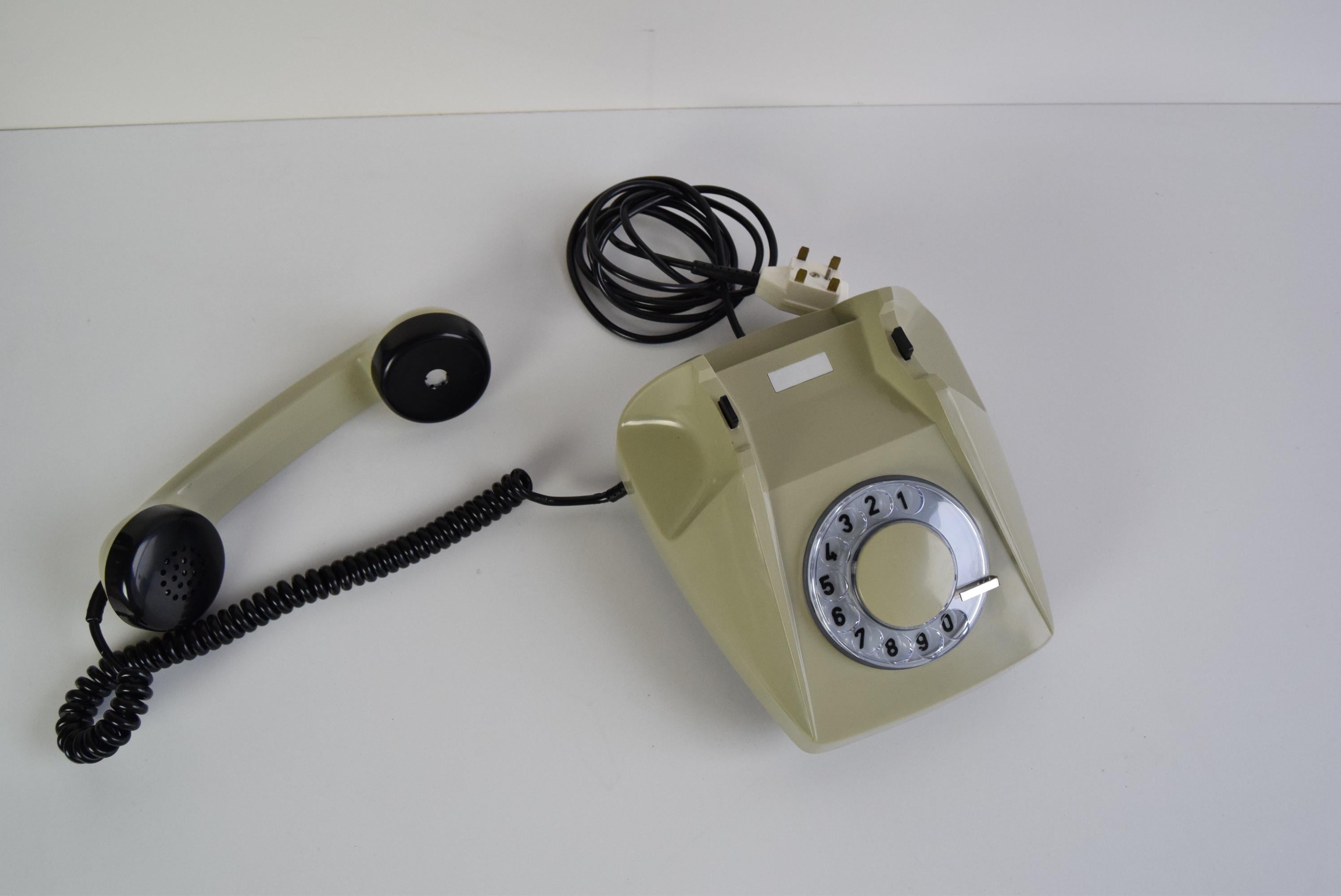 Funktionales Tesla-Design- Telefon aus der Mitte des Jahrhunderts, Tschechoslowakei, 1983. (Moderne der Mitte des Jahrhunderts) im Angebot