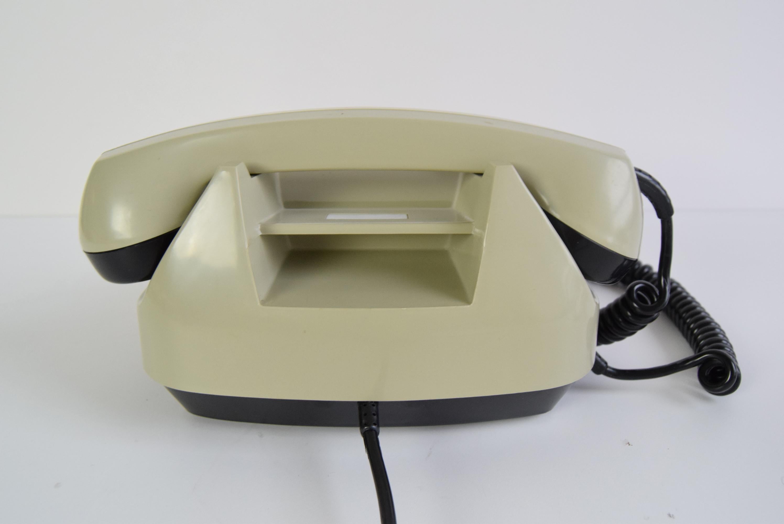 Funktionales Tesla-Design- Telefon aus der Mitte des Jahrhunderts, Tschechoslowakei, 1983. im Angebot 1