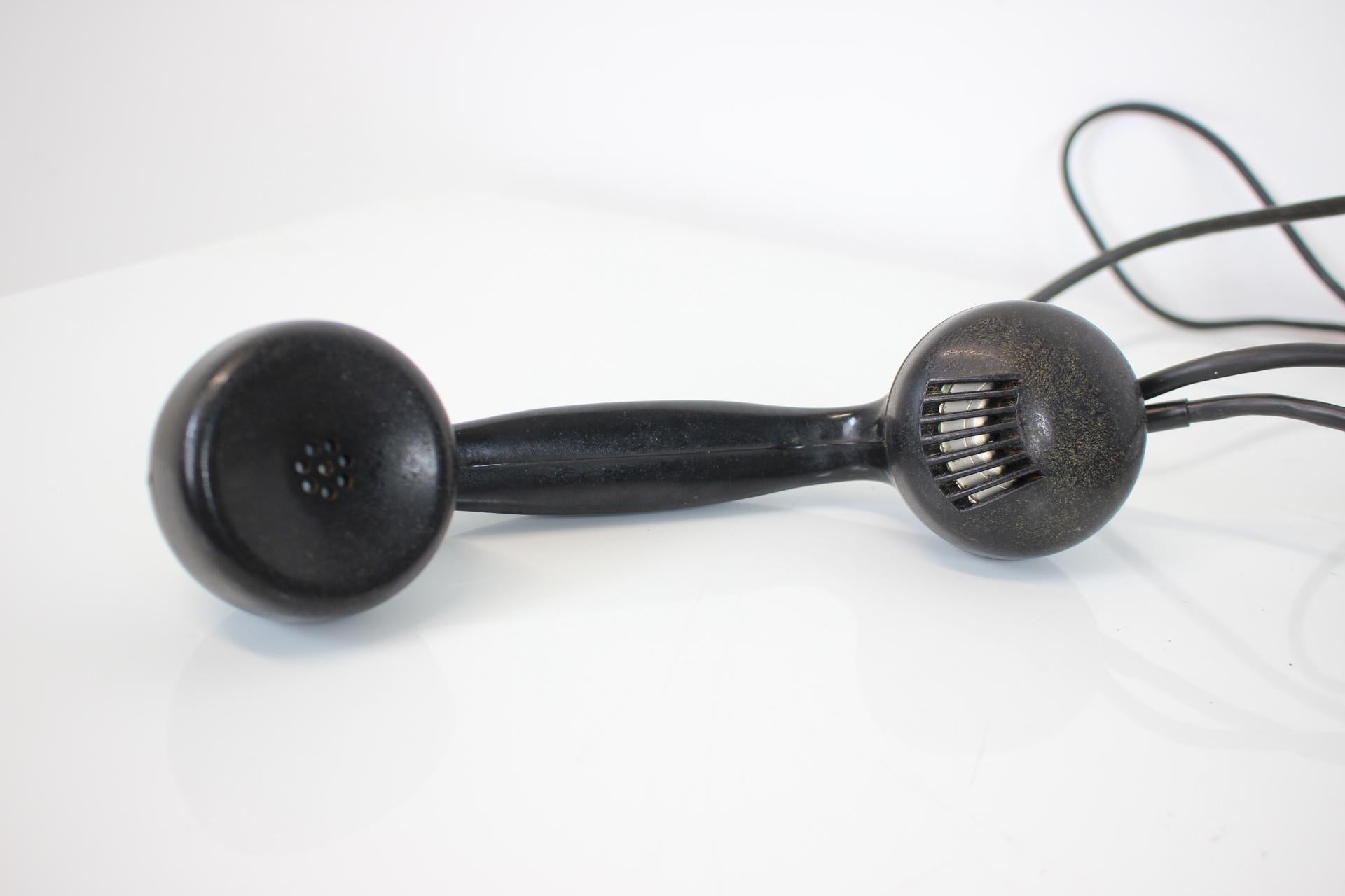Funktionales Tesla-Telefon aus der Jahrhundertmitte 1961, Československo (Bakelit) im Angebot
