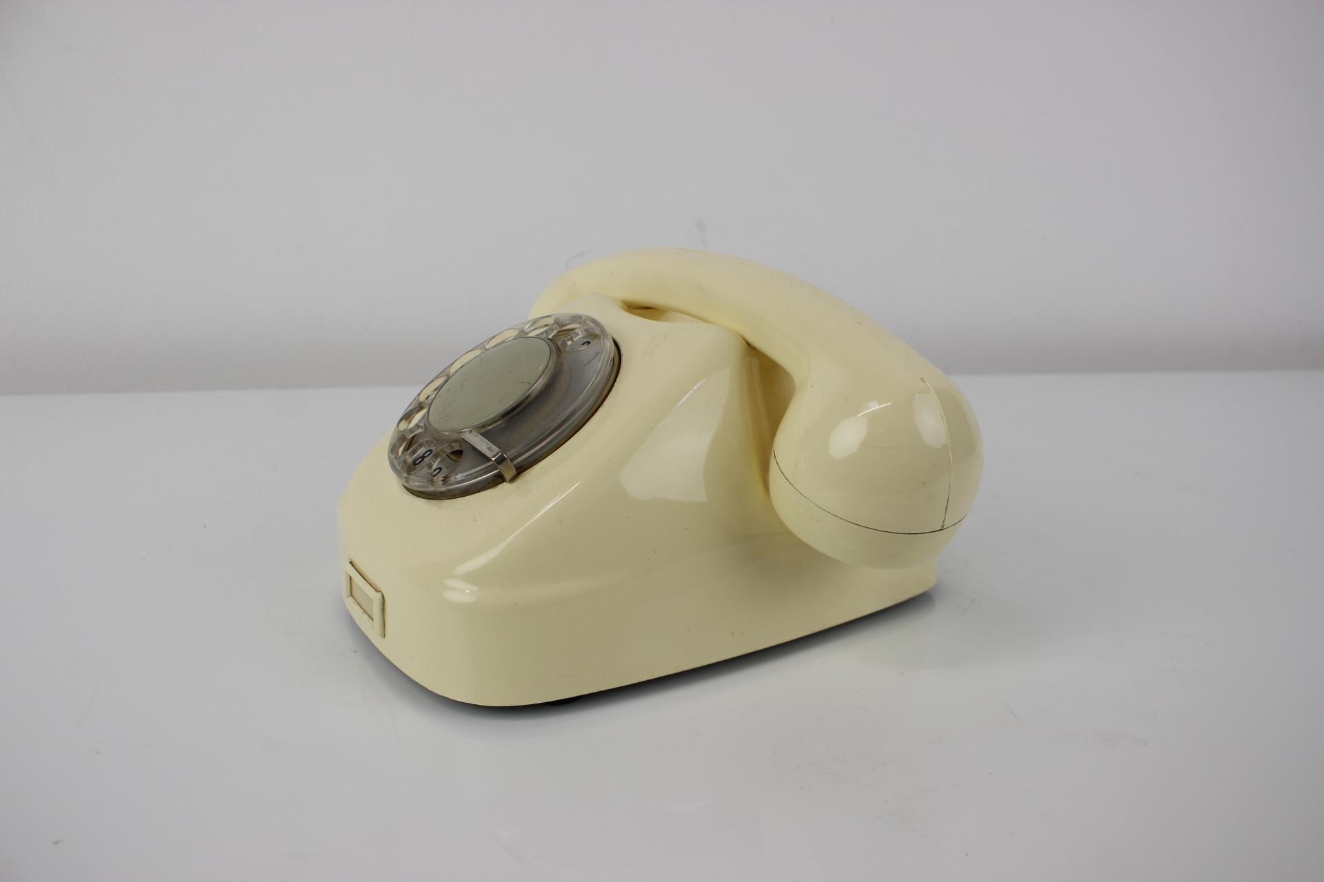 Czech Mid-Century Functional Tesla Phone 1968, Československo For Sale