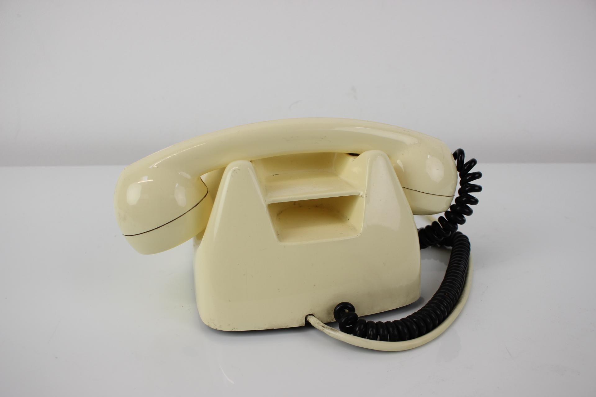 Mid-Century Modern Mid-Century Functional Tesla Phone 1968, Československo For Sale