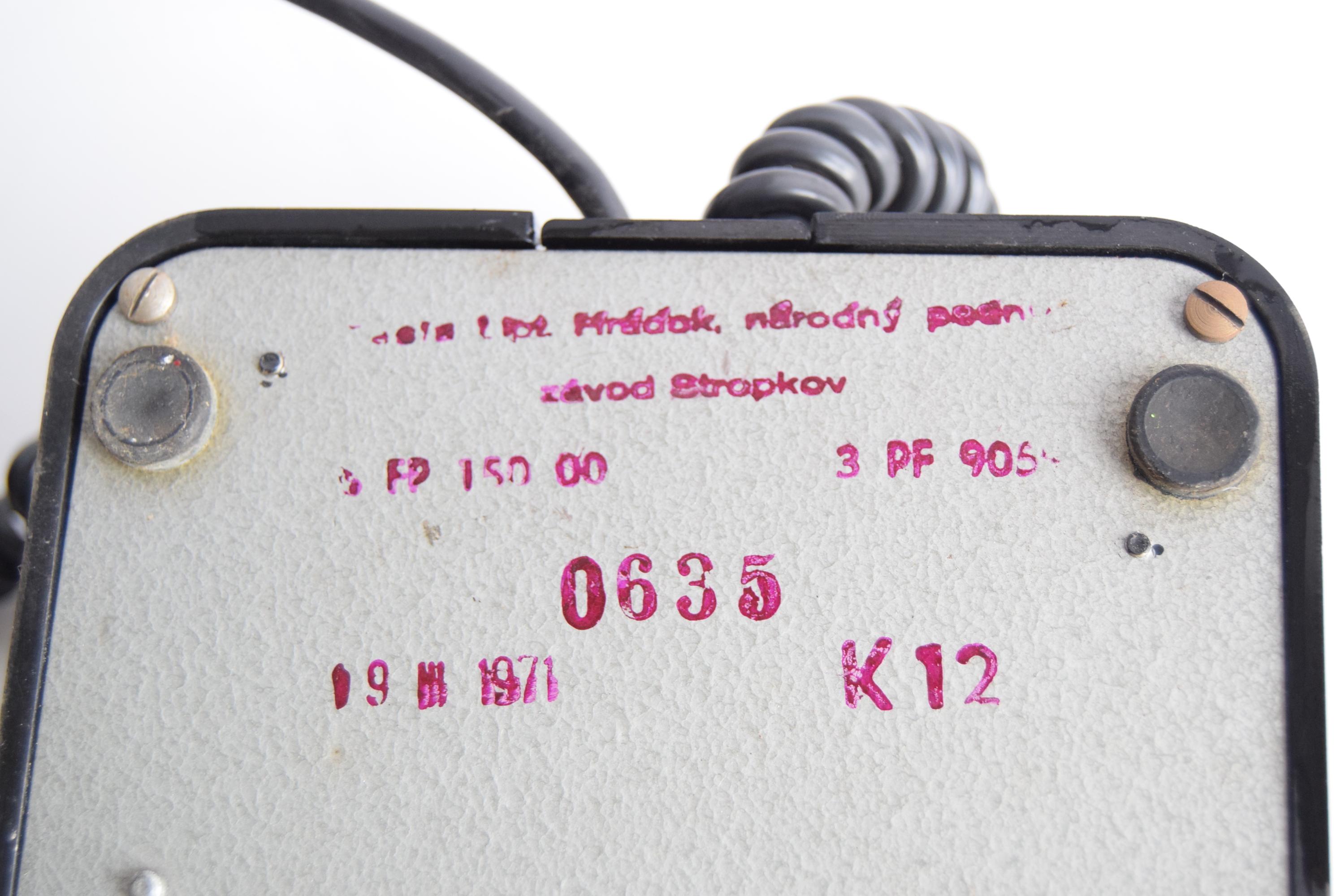 Funktionales Tesla-Telefon aus der Jahrhundertmitte 1971 im Angebot 5