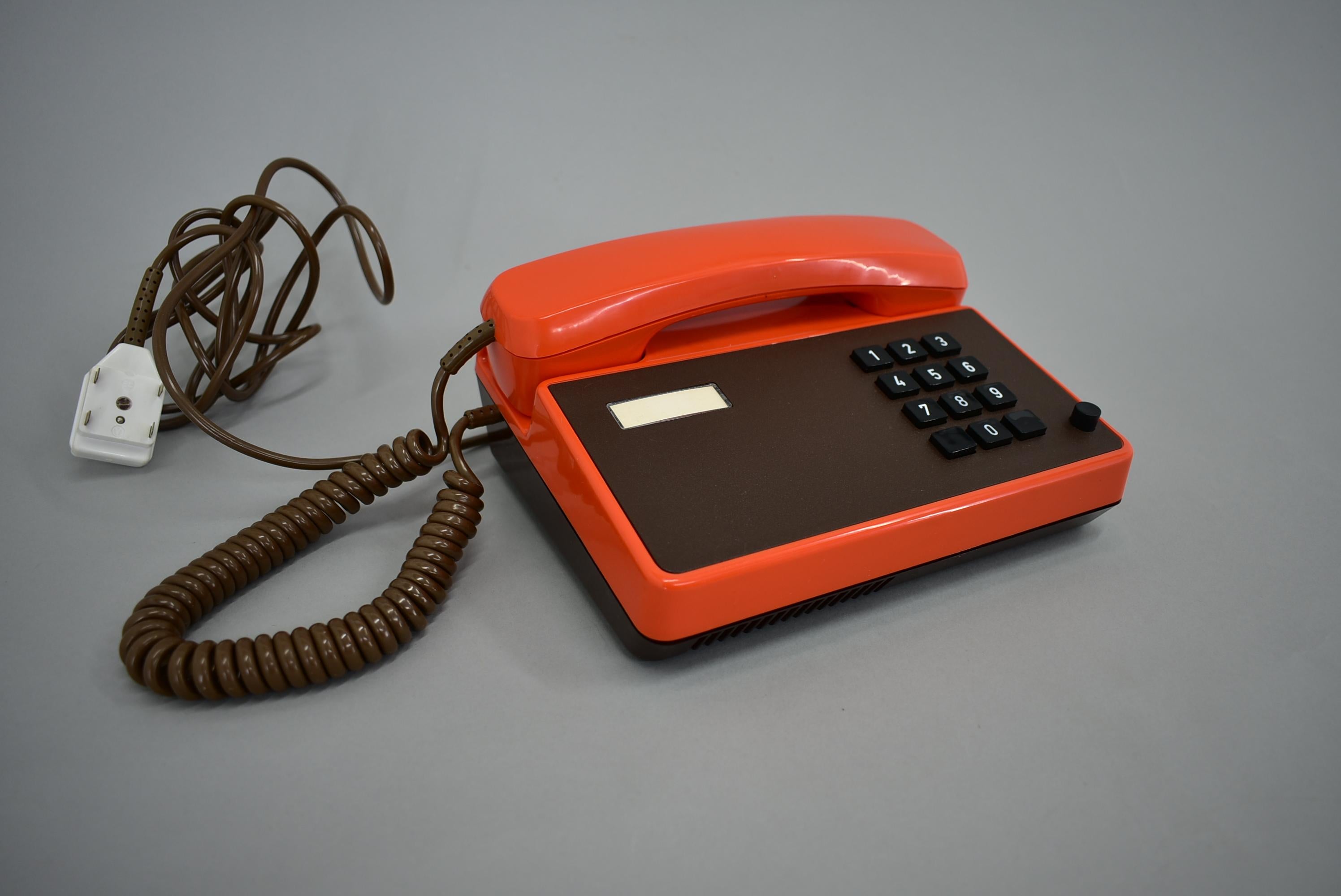 Mid-Century Functional Tesla Phone 1985, Czechoslovakia In Good Condition For Sale In Praha, CZ