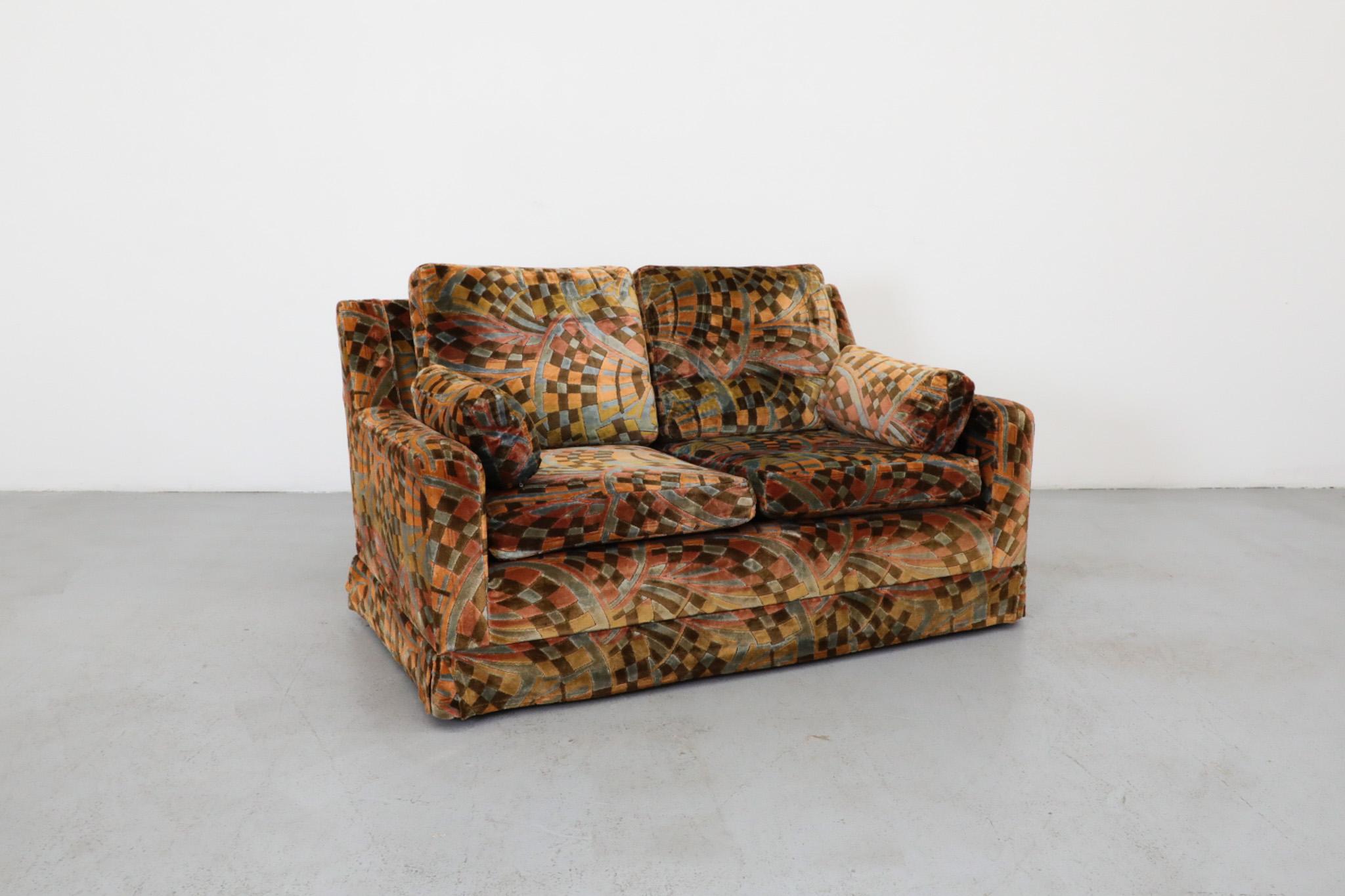 Loveseat du milieu du siècle dernier inspiré de Verner Panton en velours imprimé en vente 3