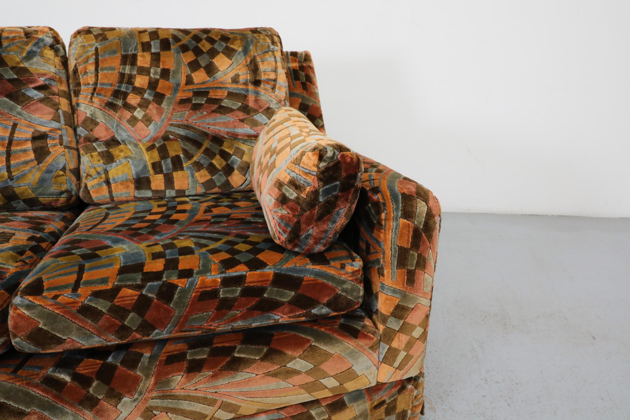 Loveseat du milieu du siècle dernier inspiré de Verner Panton en velours imprimé en vente 6