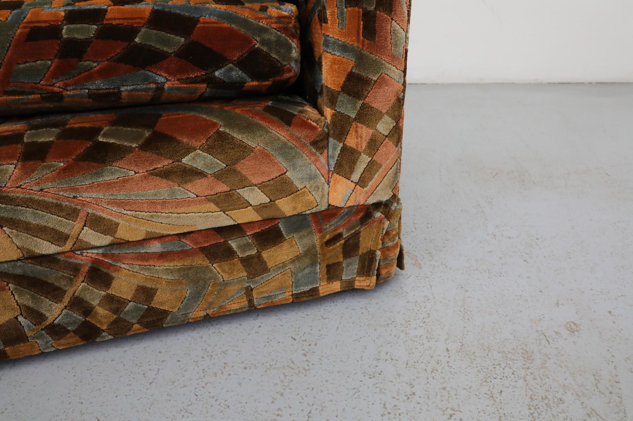Loveseat du milieu du siècle dernier inspiré de Verner Panton en velours imprimé en vente 7